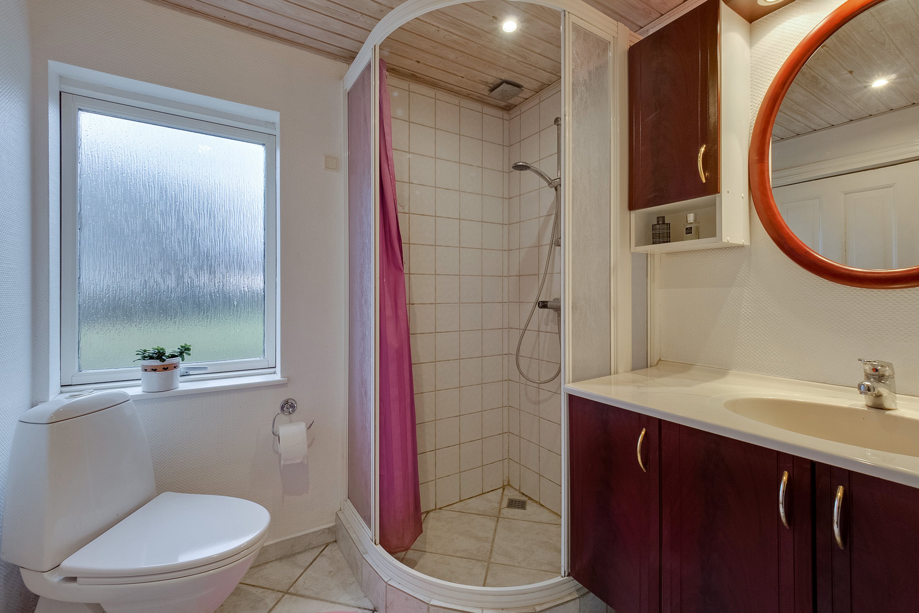 Fremhævet badeværelse billede i fuldskærmstilstand. Billede af Lergravvej 5, Bøvling, 7650 Bøvlingbjerg