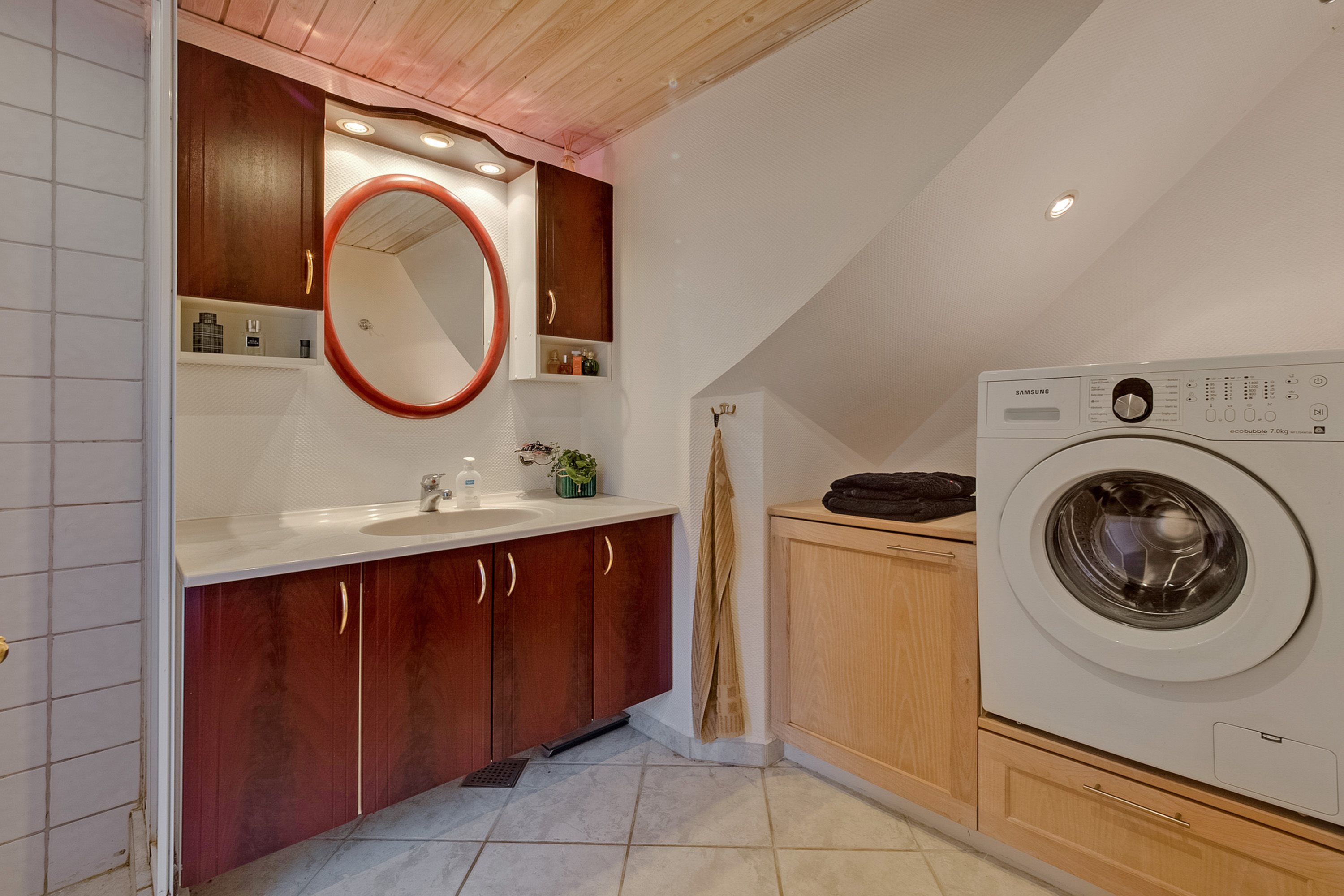 Fremhævet badeværelse billede i fuldskærmstilstand. Billede af Lergravvej 5, Bøvling, 7650 Bøvlingbjerg