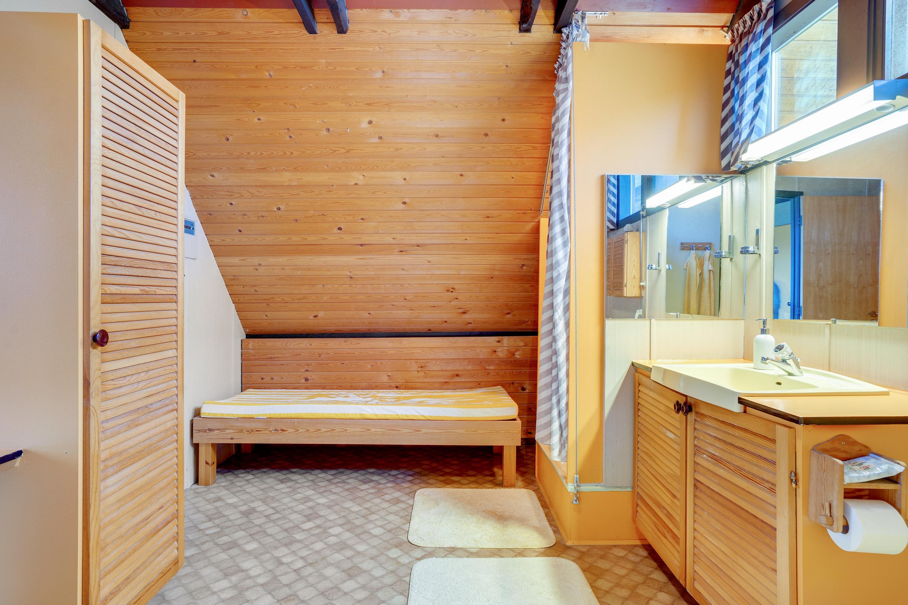 Fremhævet badeværelse billede i fuldskærmstilstand. Billede af Egevej 29, Gærum, 9900 Frederikshavn