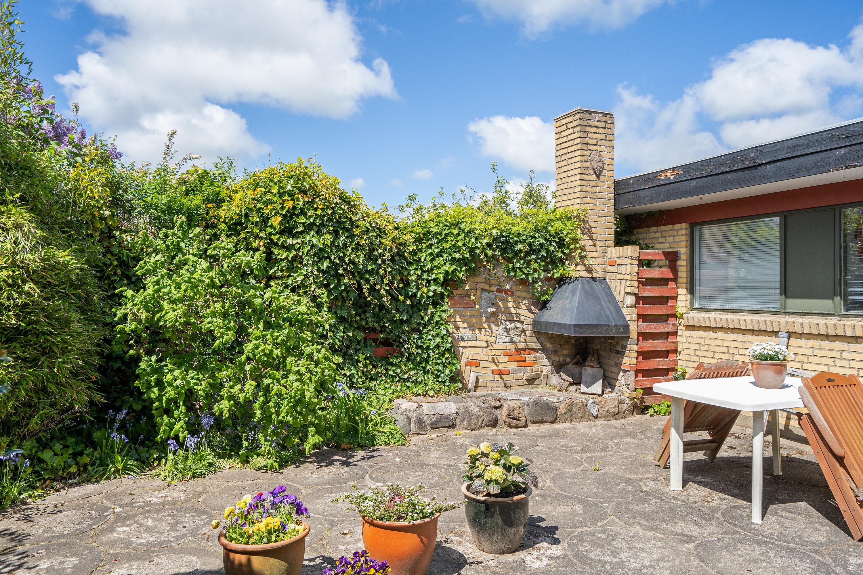 Fremhævet terrasse billede i fuldskærmstilstand. Billede af Egevej 29, Gærum, 9900 Frederikshavn