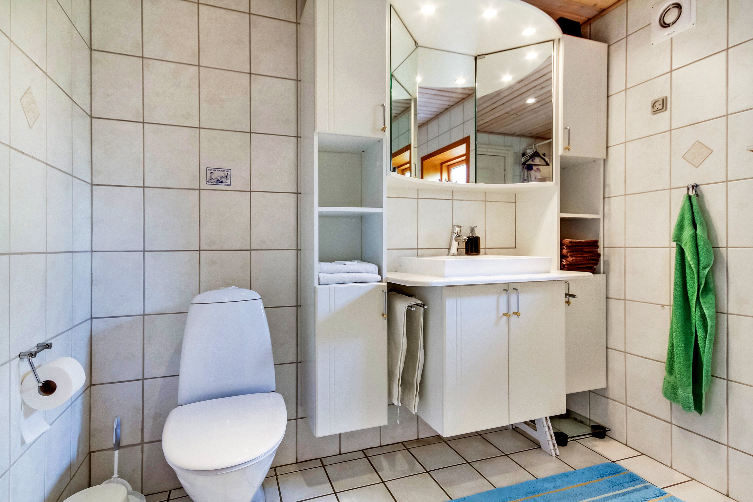 Fremhævet badeværelse billede i fuldskærmstilstand. Billede af Refshedevej 13A, St. Darum, 6740 Bramming