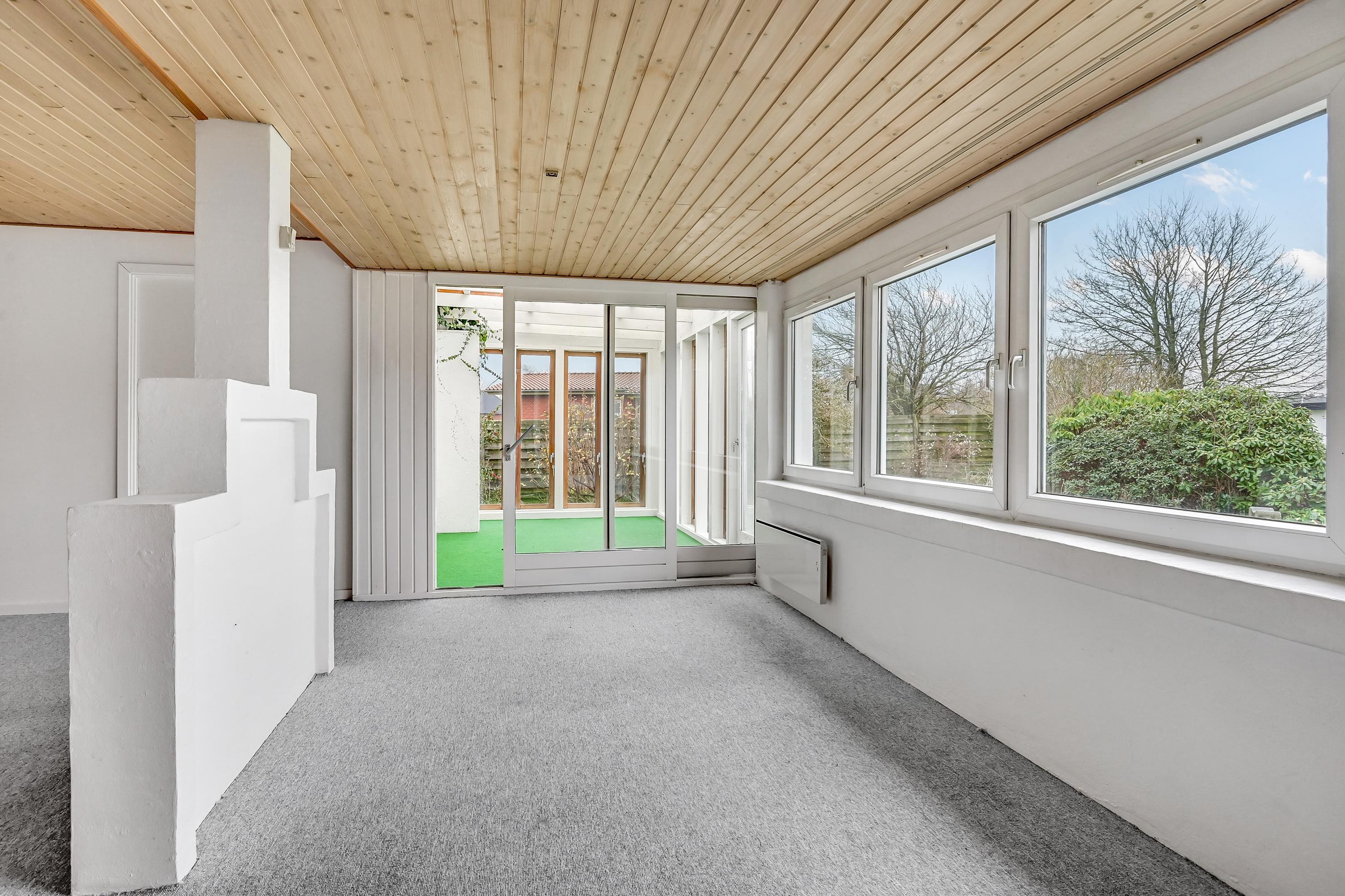 Fremhævet stue billede i fuldskærmstilstand. Billede af Højgårdsvej 12, Thorning, 8620 Kjellerup