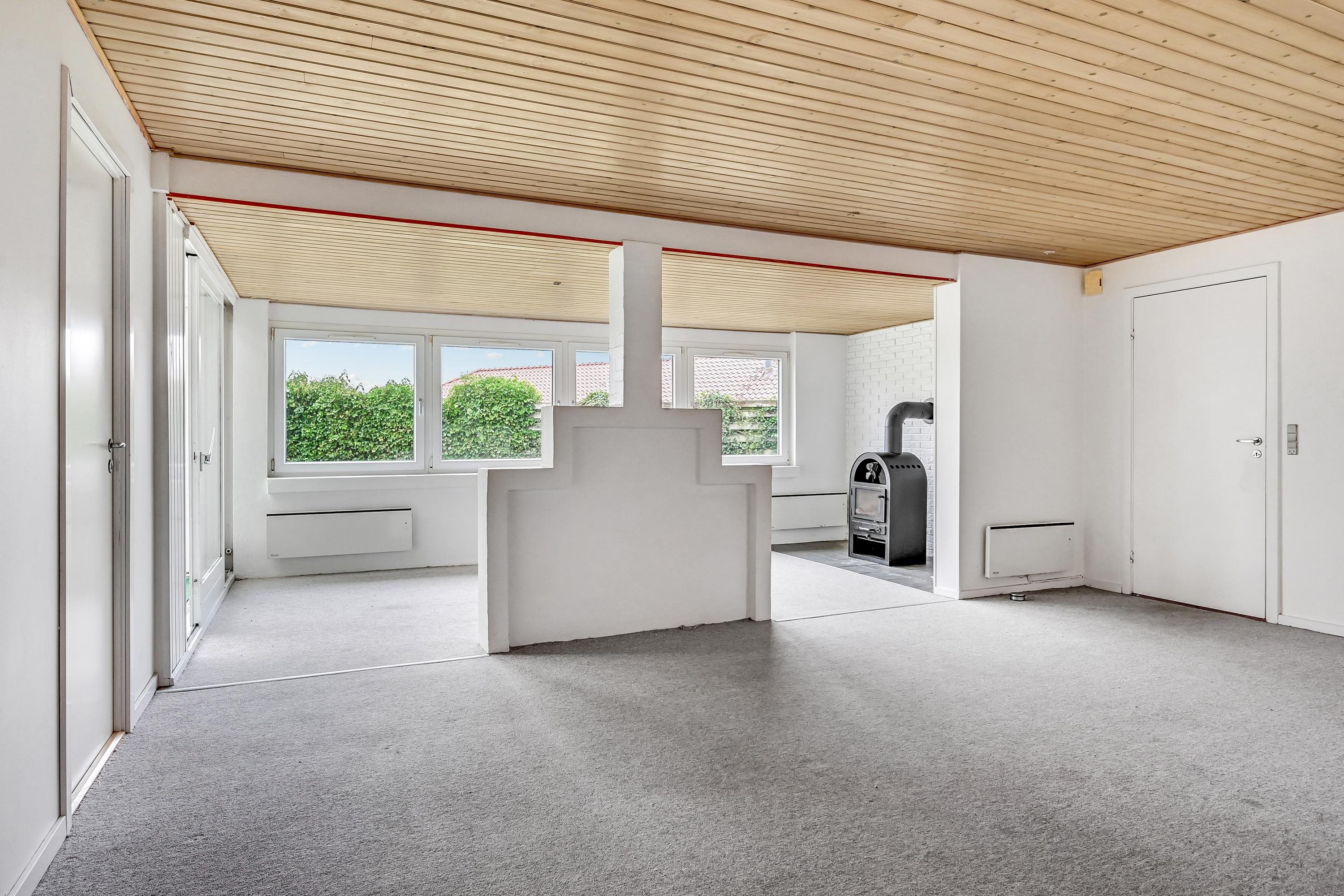 Fremhævet stue billede i fuldskærmstilstand. Billede af Højgårdsvej 12, Thorning, 8620 Kjellerup