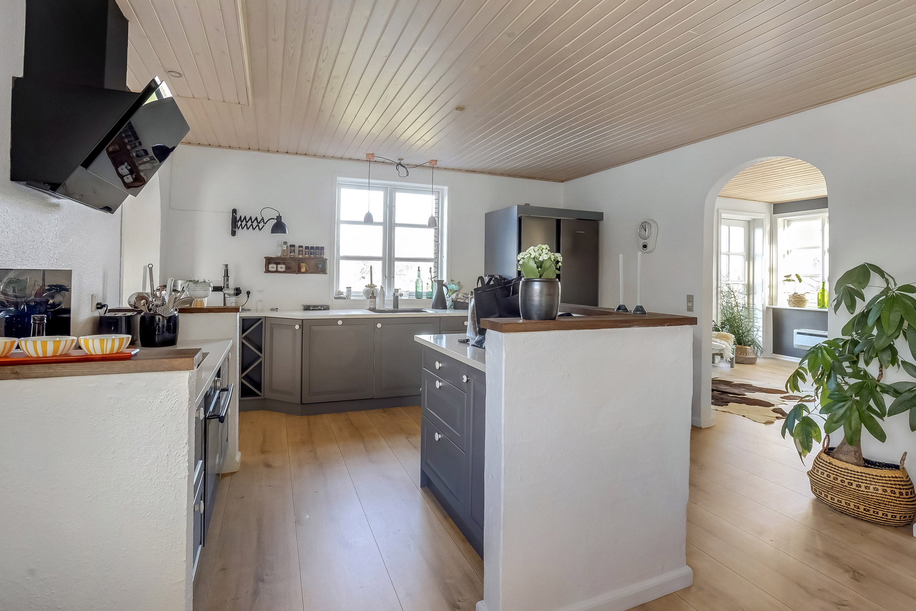 Fremhævet køkken billede i fuldskærmstilstand. Billede af Rogenstrupvej 6, 8831 Løgstrup