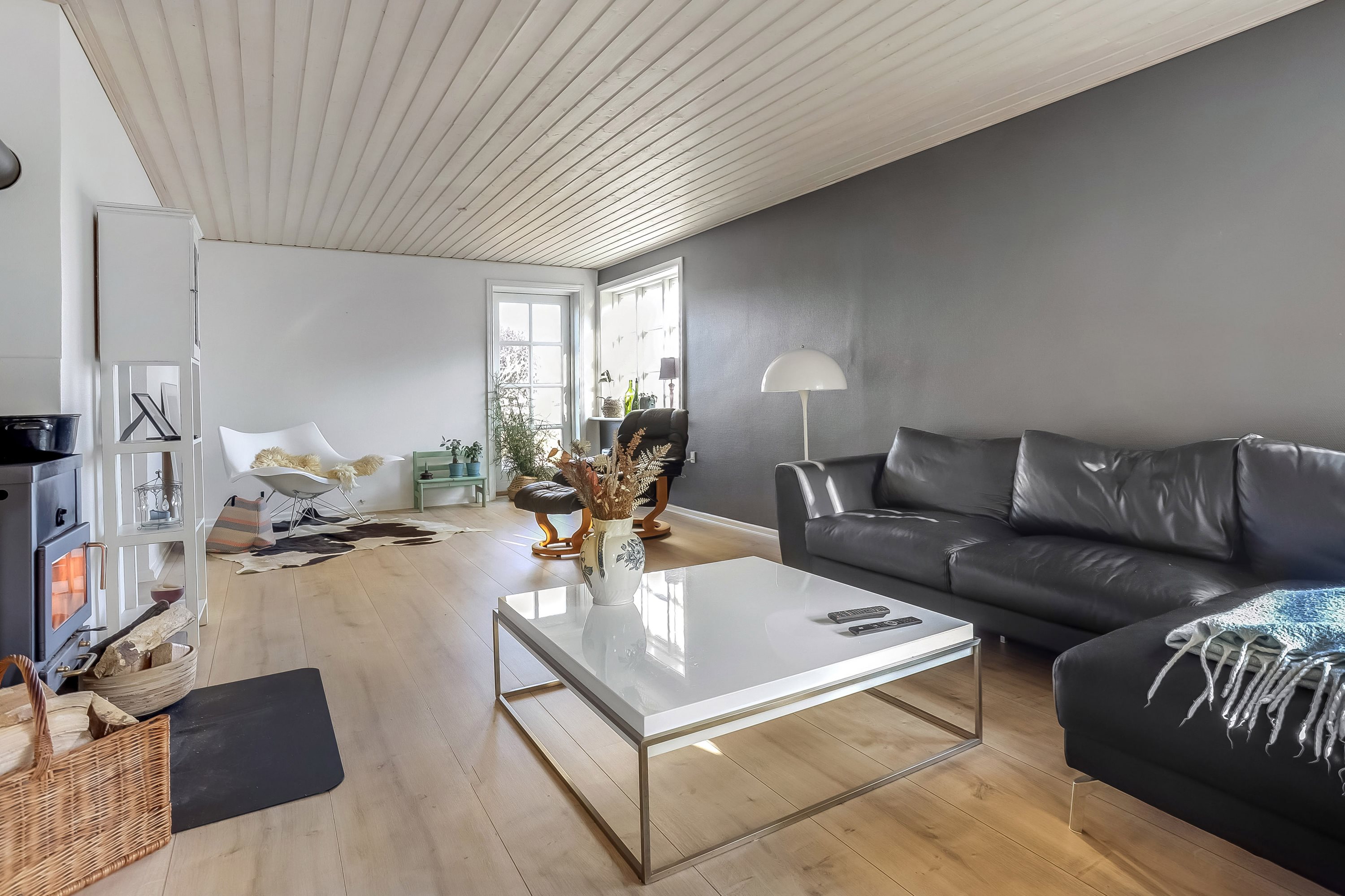 Fremhævet stue billede i fuldskærmstilstand. Billede af Rogenstrupvej 6, 8831 Løgstrup