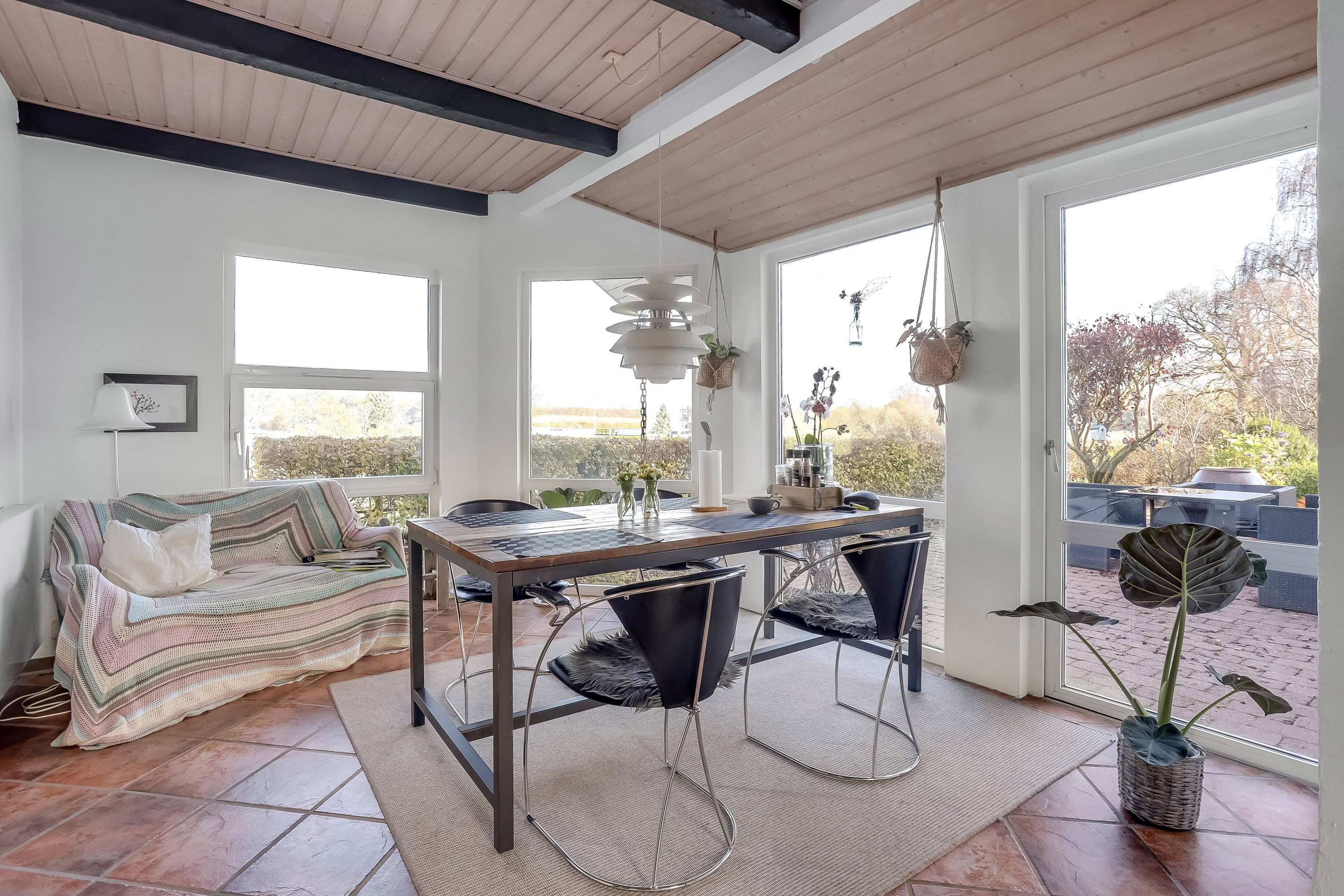 Fremhævet stue billede i fuldskærmstilstand. Billede af Rogenstrupvej 6, 8831 Løgstrup