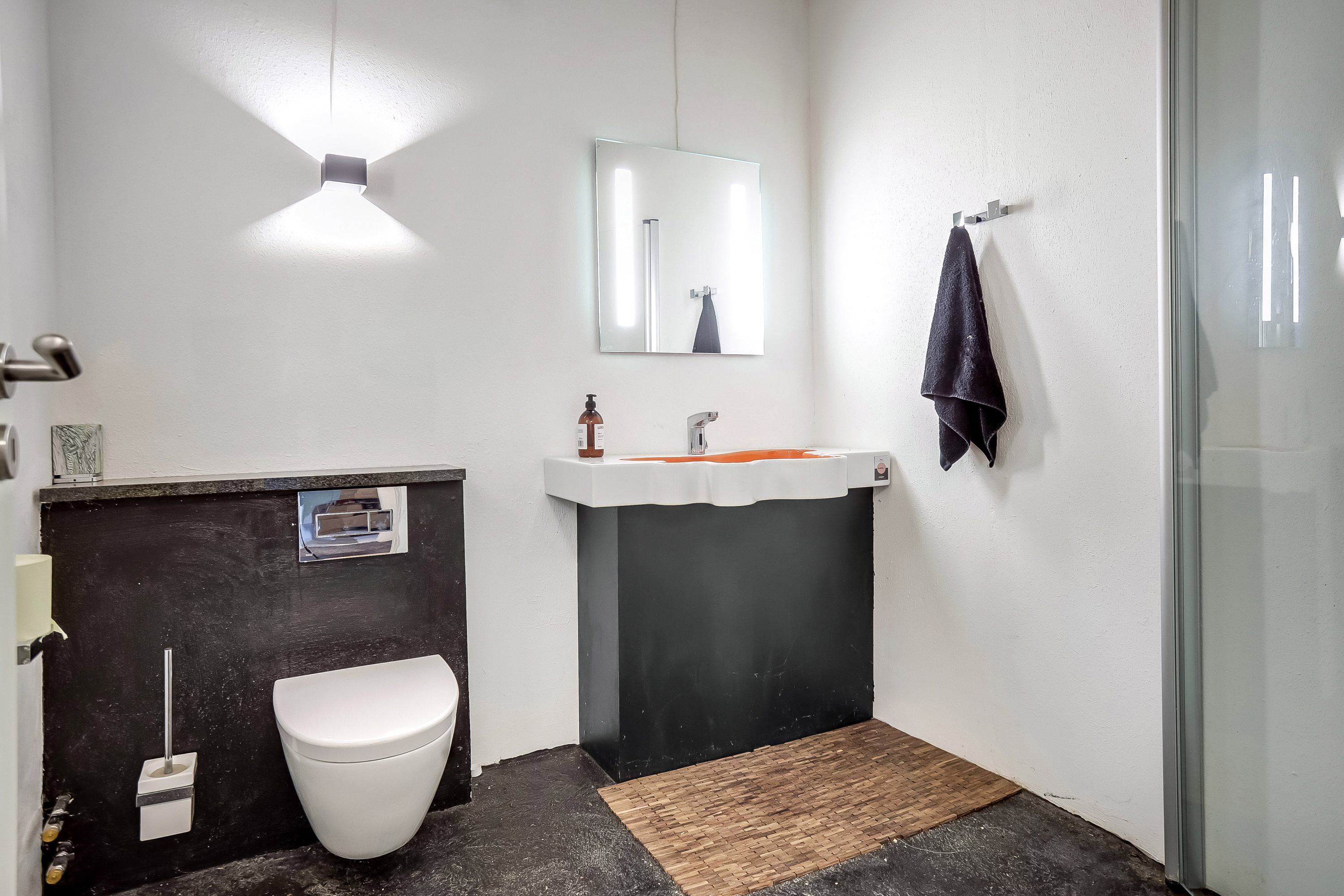 Fremhævet badeværelse billede i fuldskærmstilstand. Billede af Rogenstrupvej 6, 8831 Løgstrup