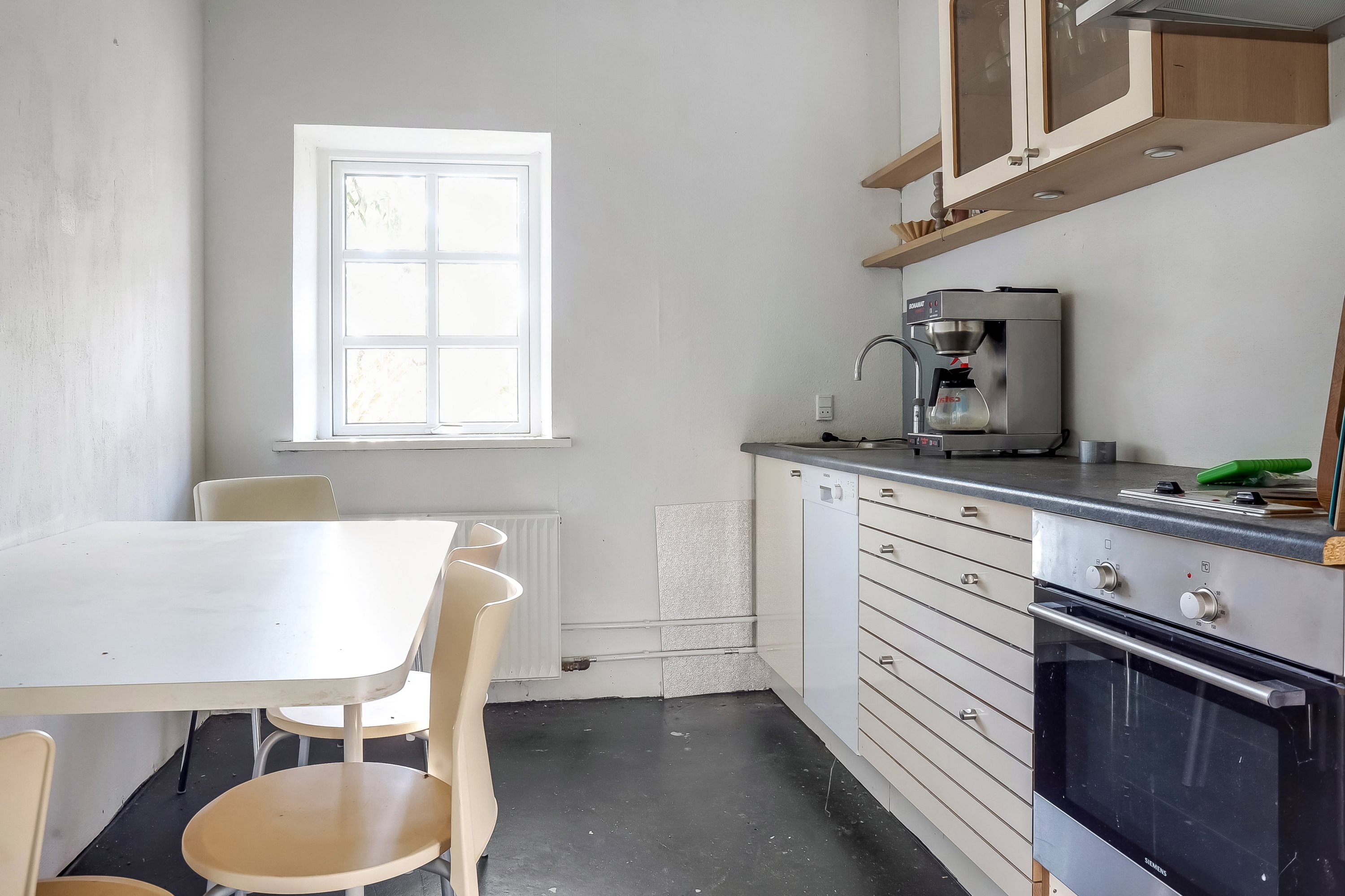 Fremhævet køkken billede i fuldskærmstilstand. Billede af Rogenstrupvej 6, 8831 Løgstrup