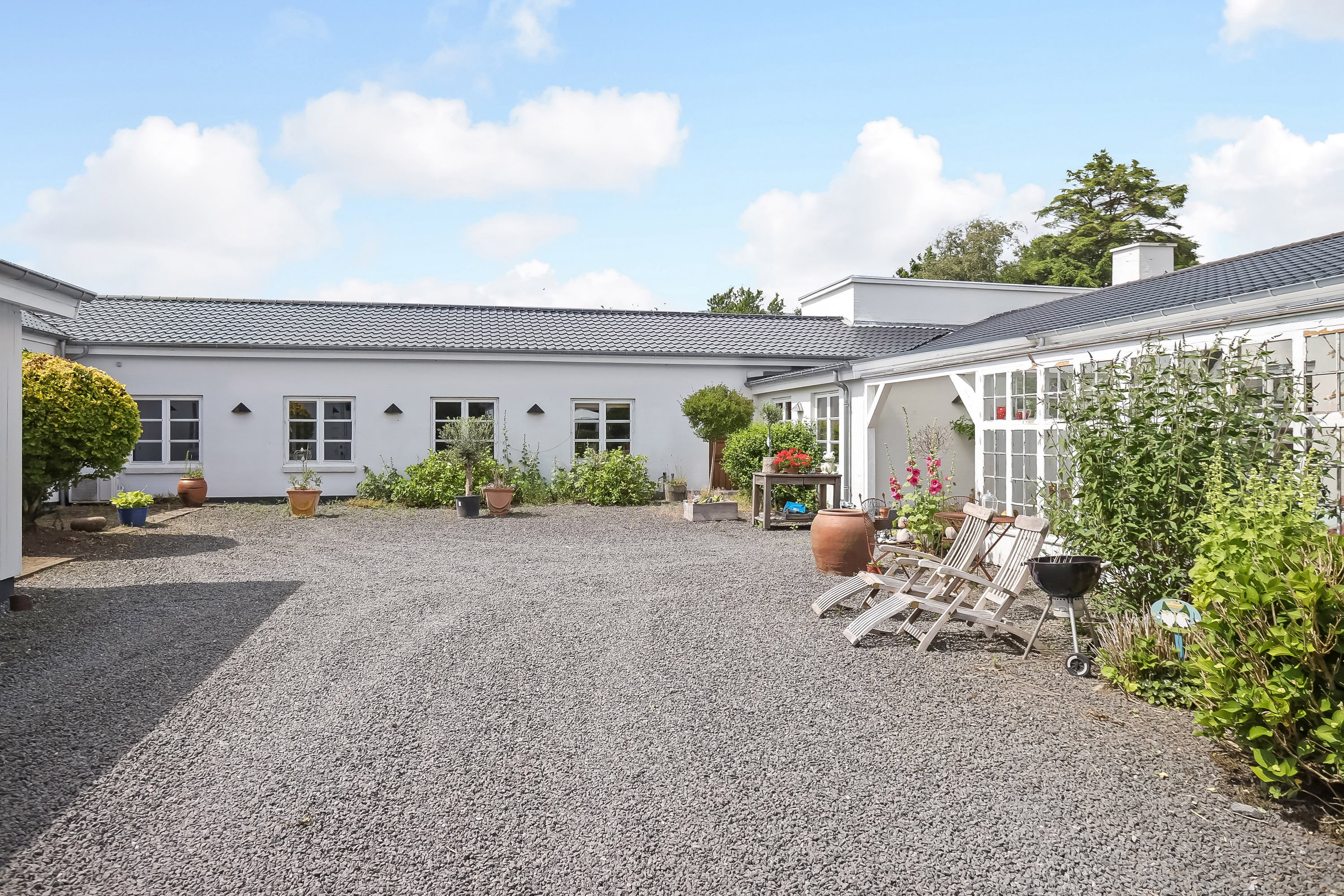 Fremhævet terrasse billede i fuldskærmstilstand. Billede af Rogenstrupvej 6, 8831 Løgstrup