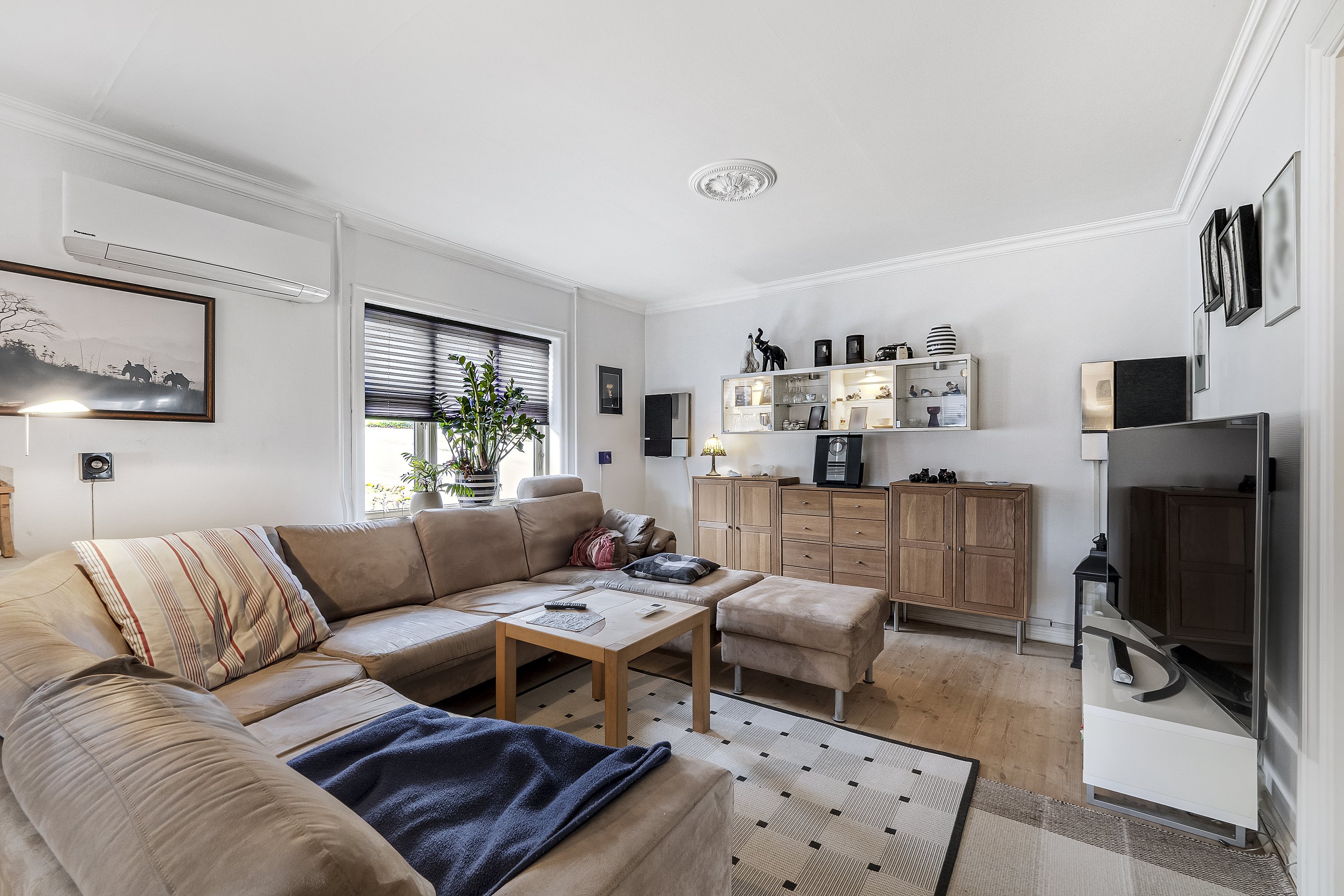 Fremhævet stue billede i fuldskærmstilstand. Billede af Mølletoften 58, 7800 Skive