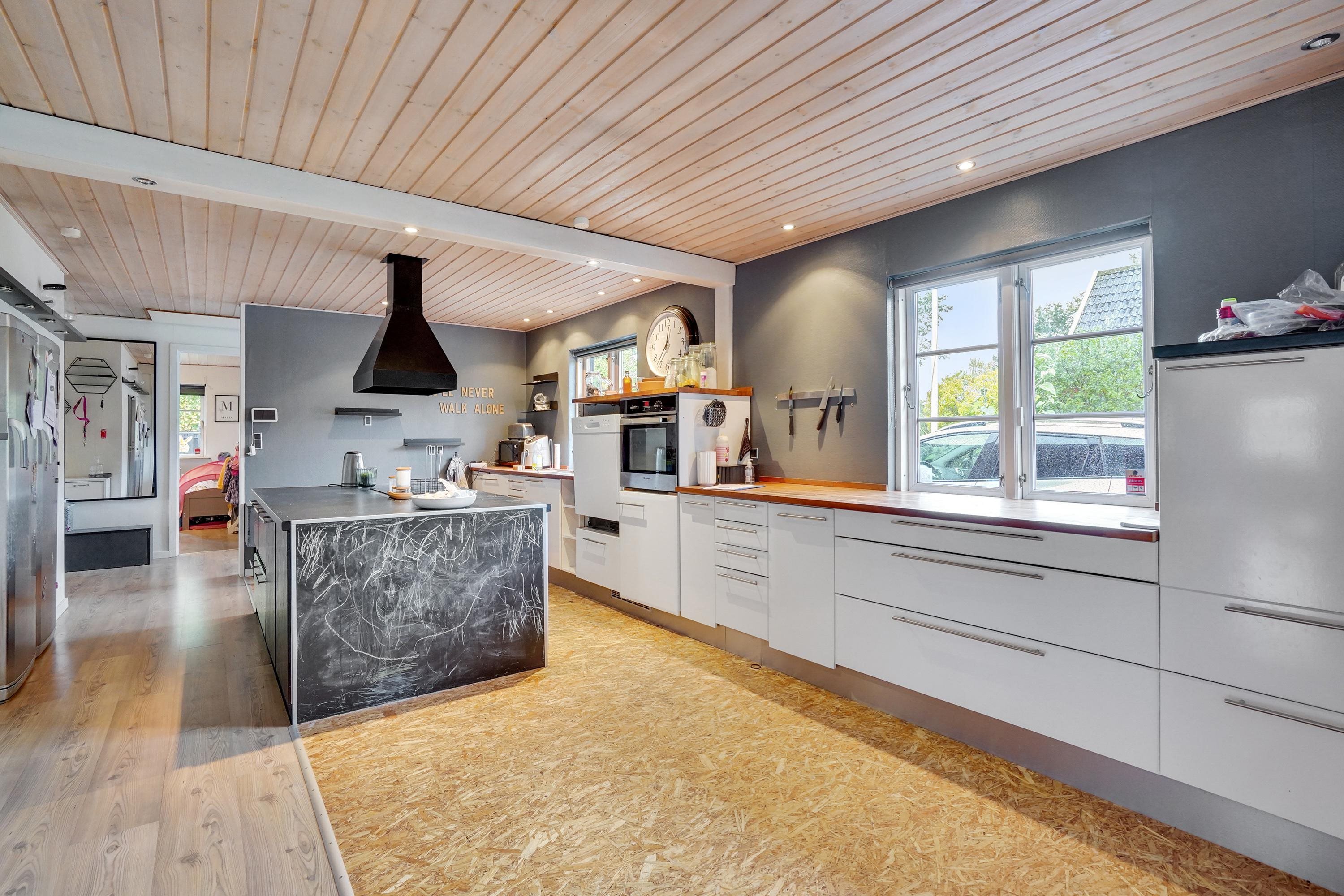 Fremhævet køkken billede i fuldskærmstilstand. Billede af Karsevænget 16, Tinglev, 6360 Tinglev