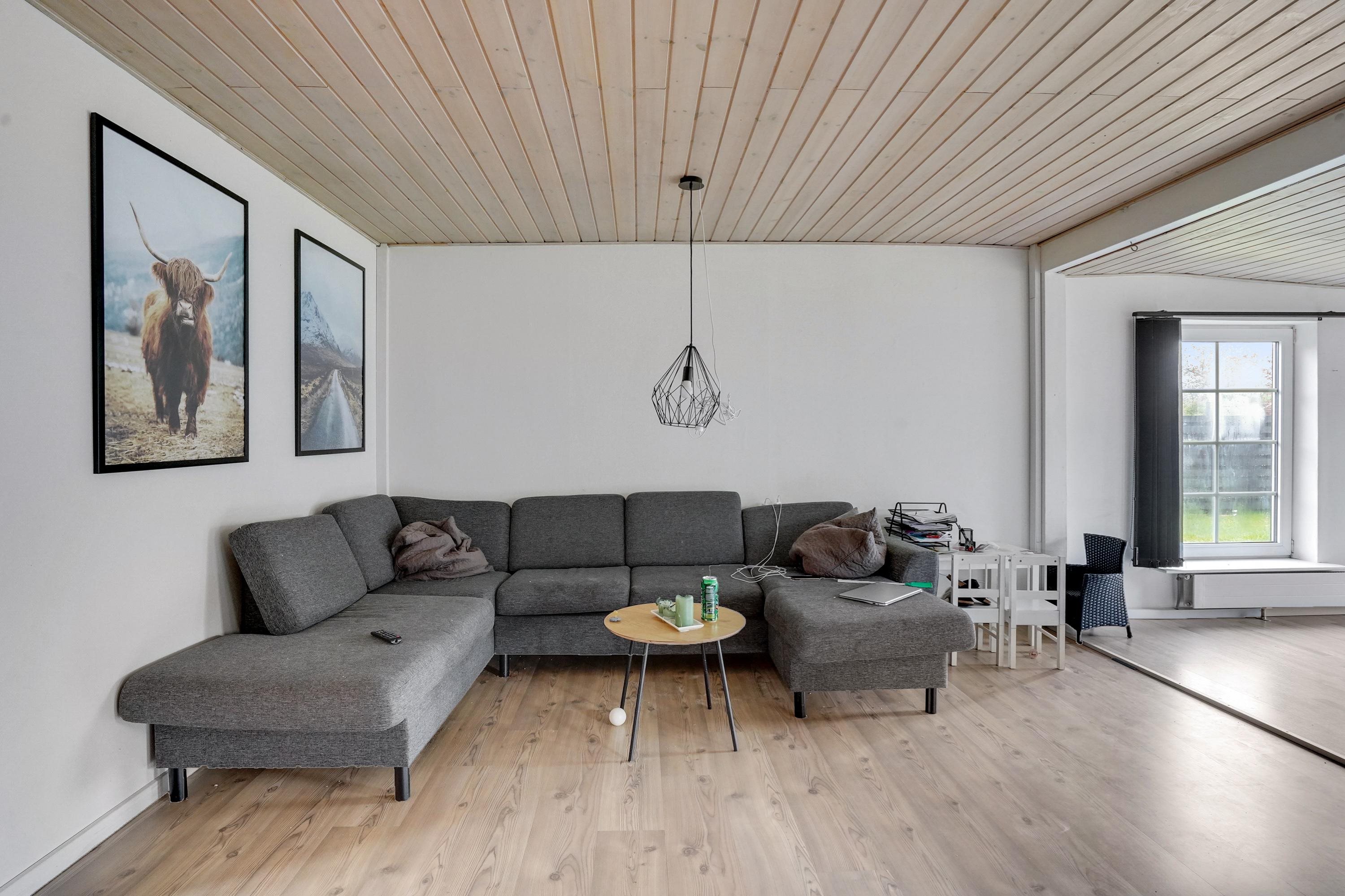 Fremhævet stue billede i fuldskærmstilstand. Billede af Karsevænget 16, Tinglev, 6360 Tinglev