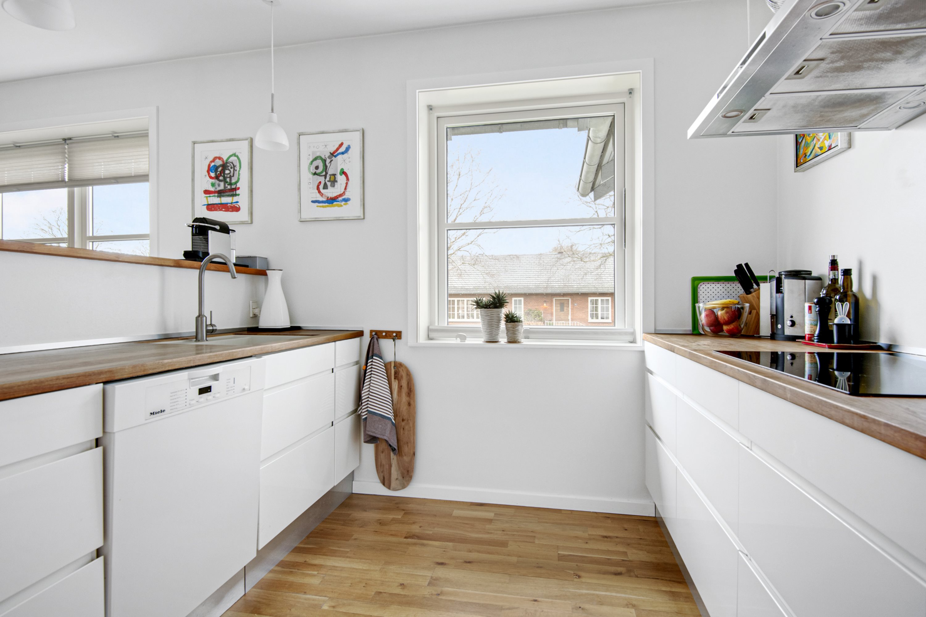 Fremhævet køkken billede i fuldskærmstilstand. Billede af Langersvej 15, Indre Hasseris, 9000 Aalborg