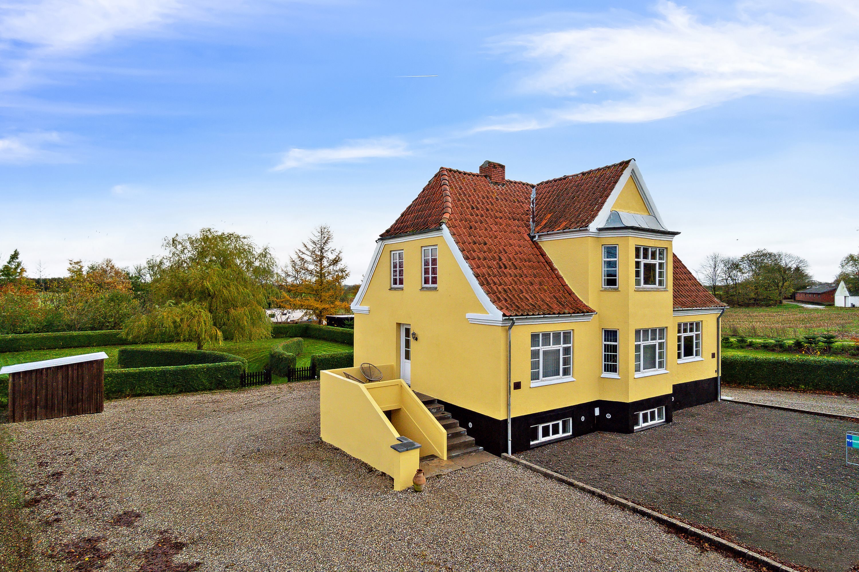 Miniaturebillede 2: set fra vejen. Billede af Løgstørvej 134, Stenild, 9500 Hobro