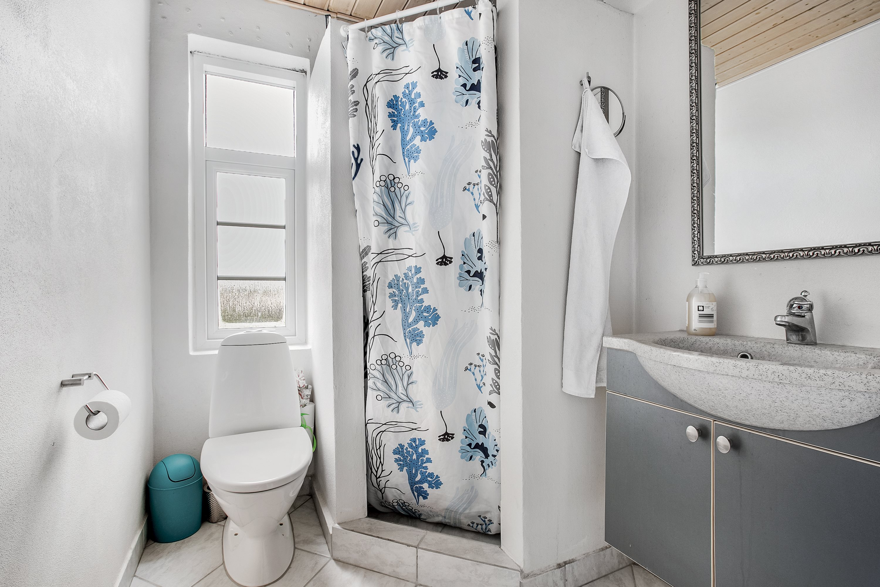 Fremhævet badeværelse billede i fuldskærmstilstand. Billede af Løgstørvej 134, Stenild, 9500 Hobro