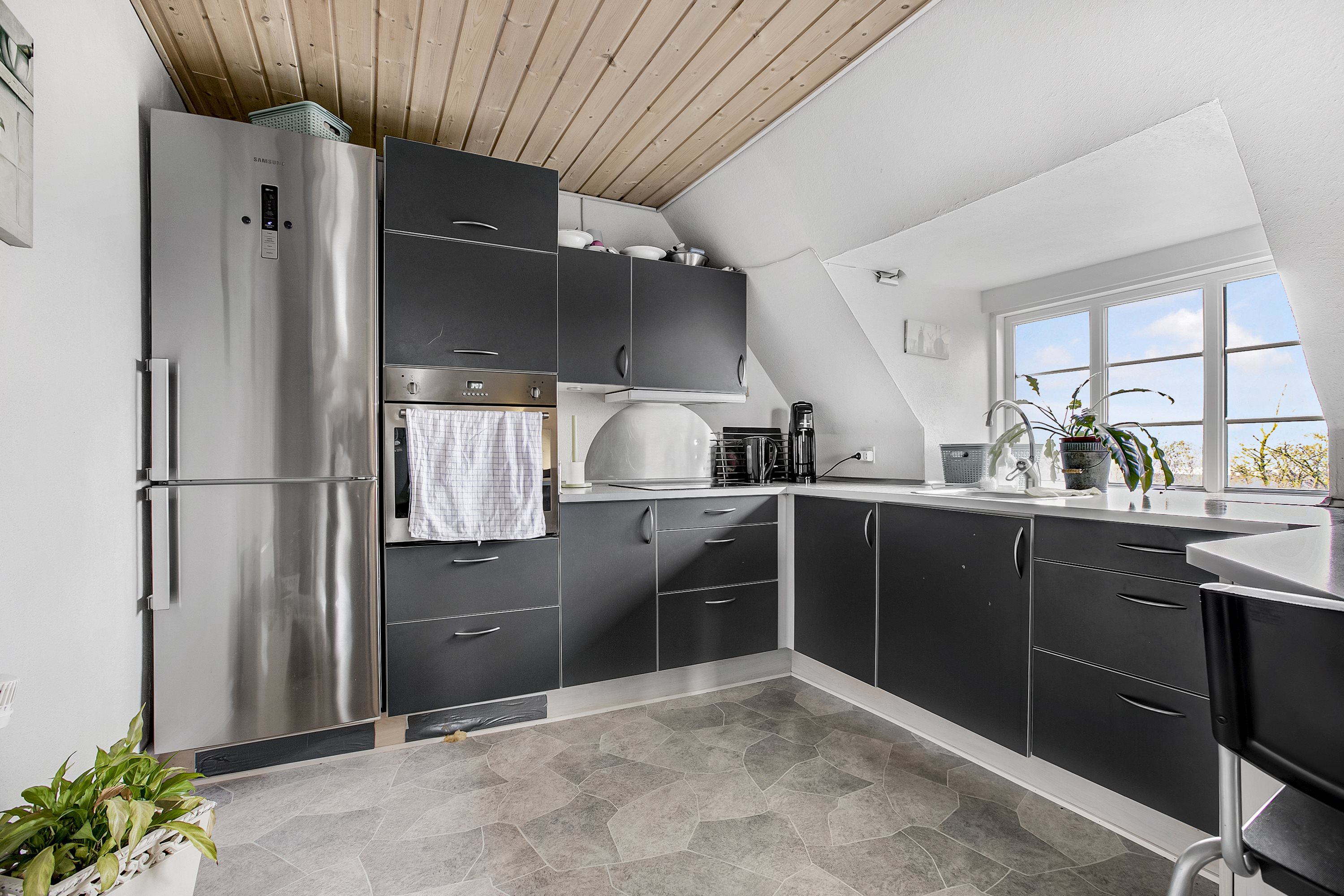 Fremhævet køkken billede i fuldskærmstilstand. Billede af Løgstørvej 134, Stenild, 9500 Hobro