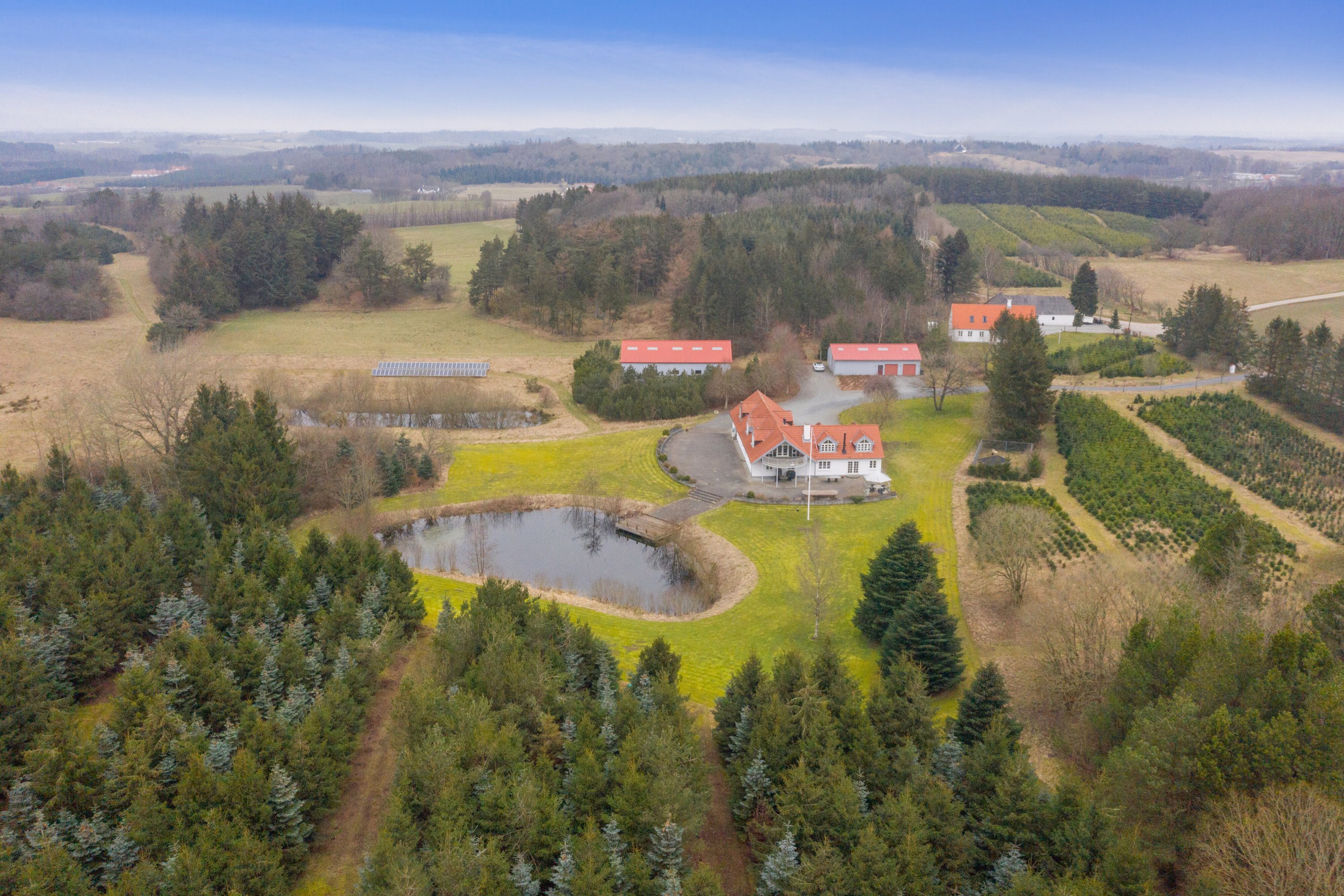 Fremhævet luftfoto billede i fuldskærmstilstand. Billede af Skovhusevej 48, Bælum, 9574 Bælum