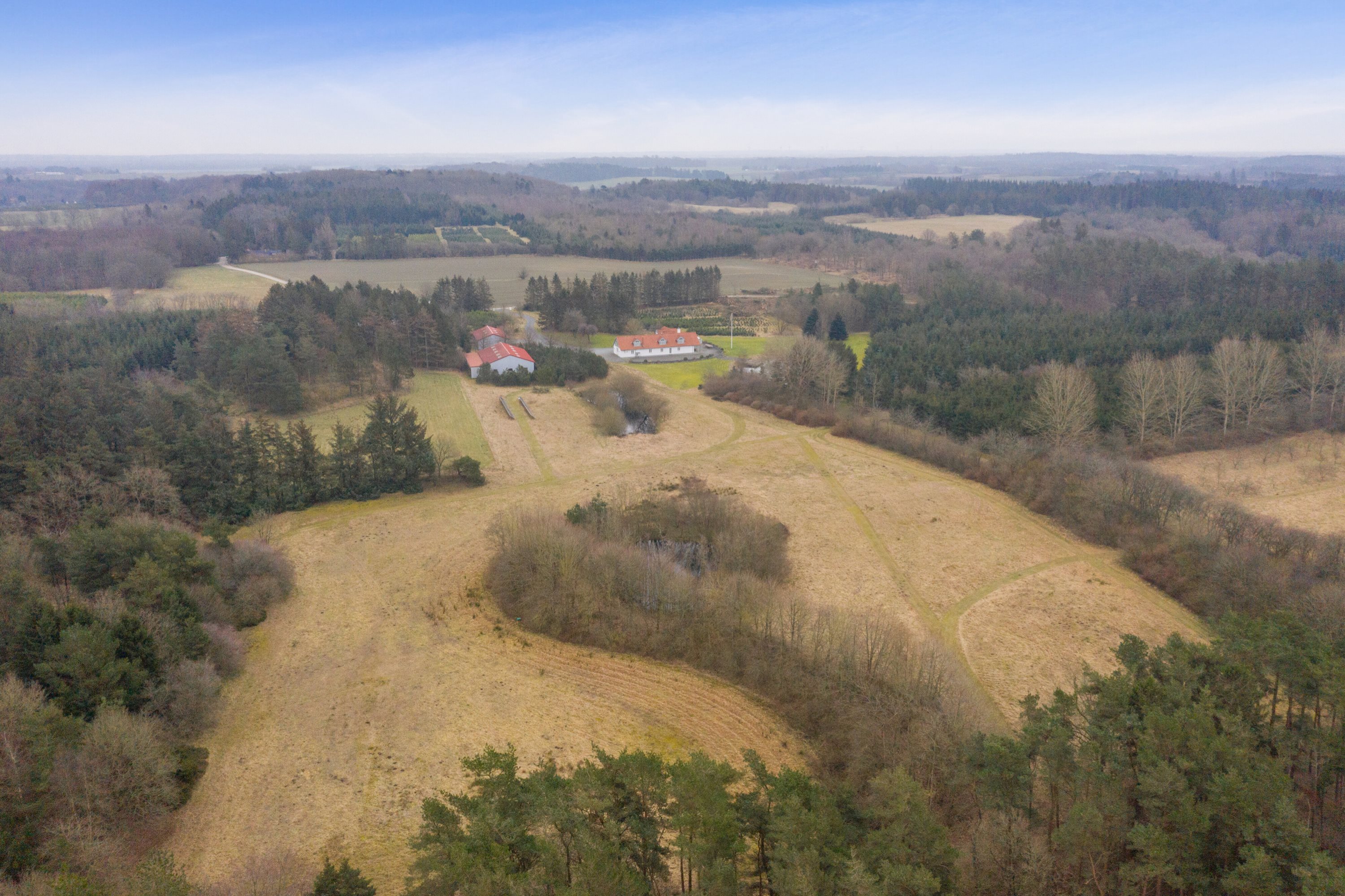 Fremhævet luftfoto billede i fuldskærmstilstand. Billede af Skovhusevej 48, Bælum, 9574 Bælum