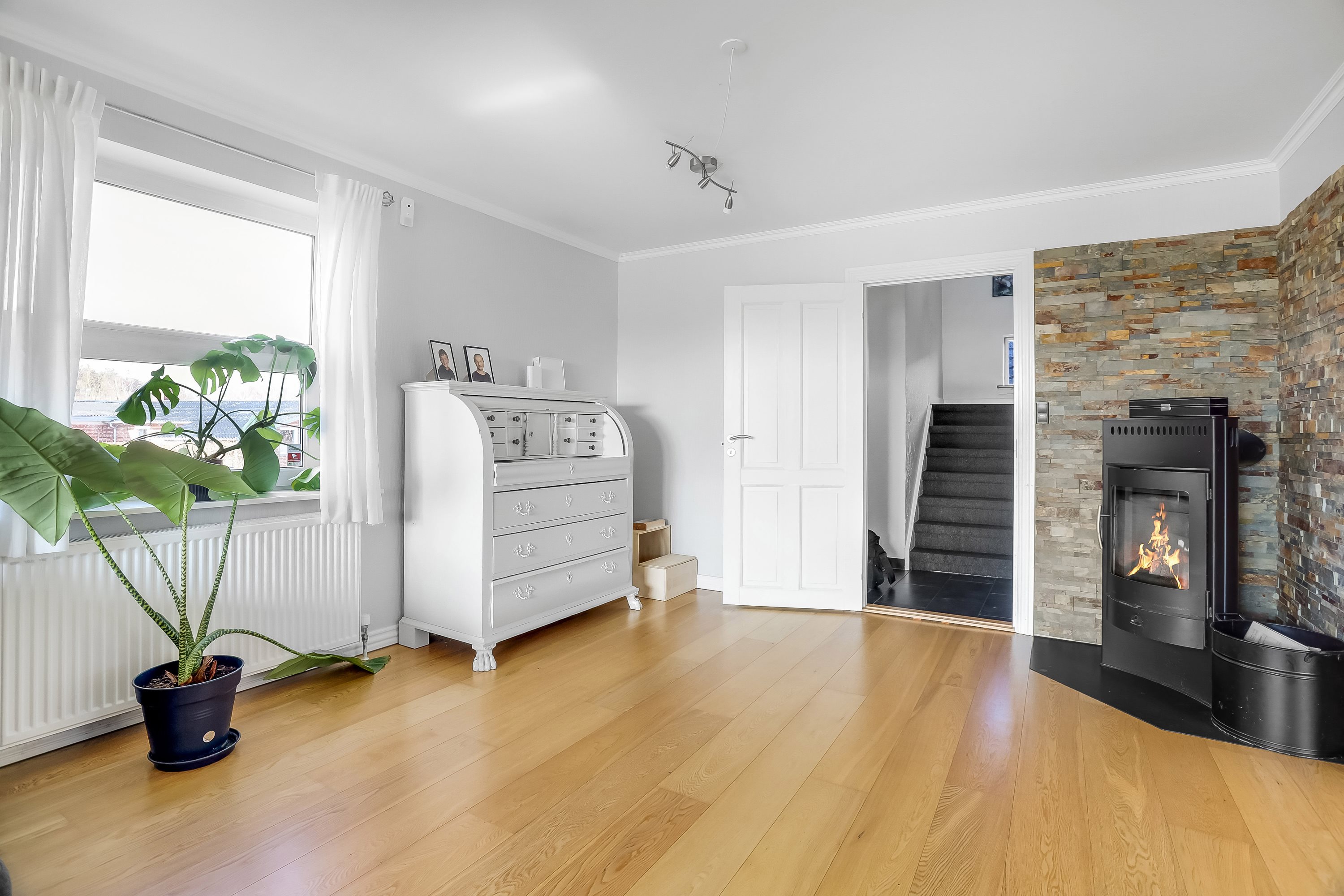 Fremhævet stue billede i fuldskærmstilstand. Billede af Skovbakkevej 12, 8850 Bjerringbro