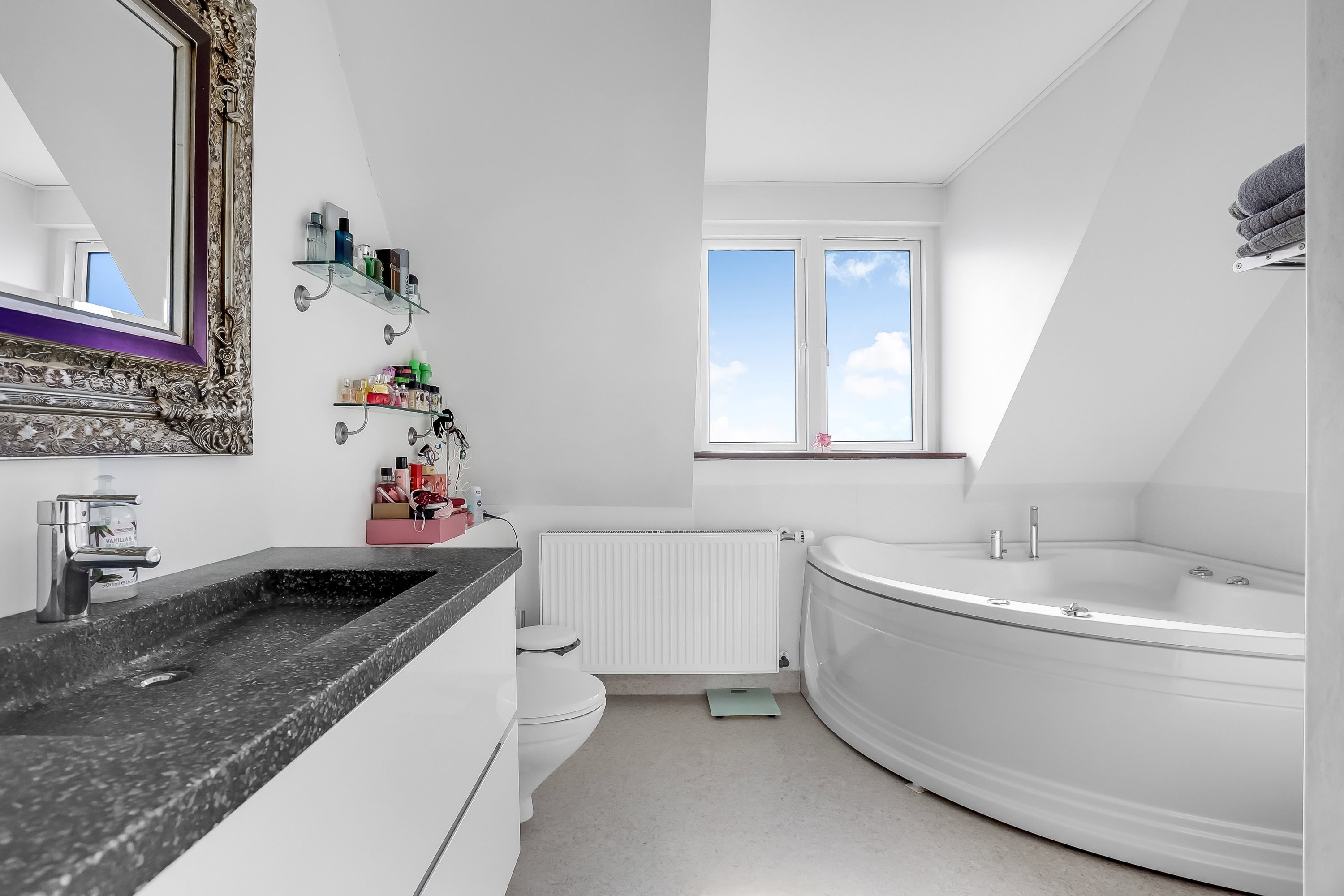 Fremhævet badeværelse billede i fuldskærmstilstand. Billede af Skovbakkevej 12, 8850 Bjerringbro