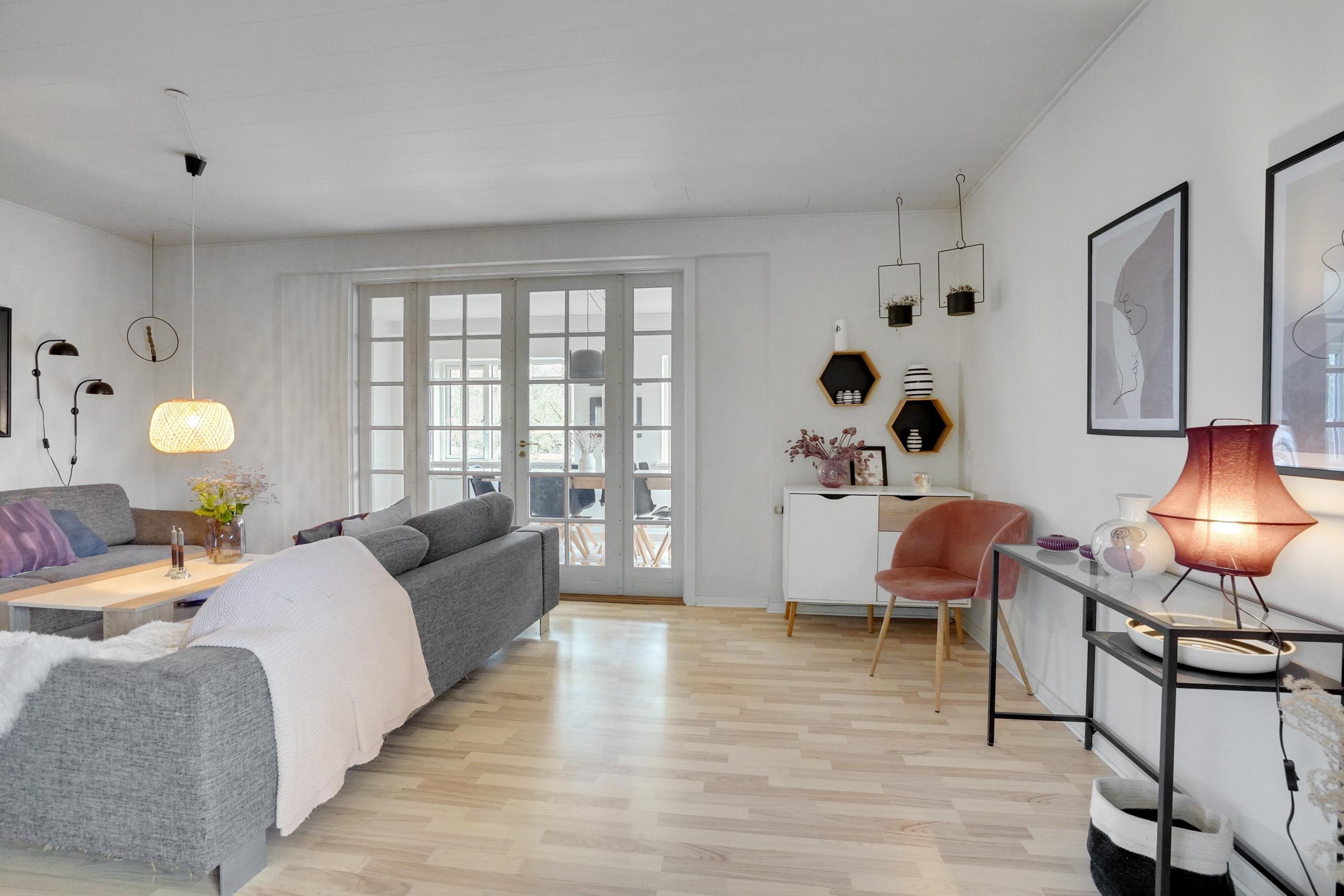 Fremhævet stue billede i fuldskærmstilstand. Billede af Hollufgårdsvej 17, Højby, 5260 Odense S