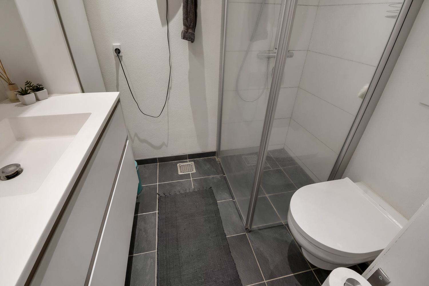 Fremhævet badeværelse billede i fuldskærmstilstand. Billede af Strandvejen 23, st.. tv., 7600 Struer