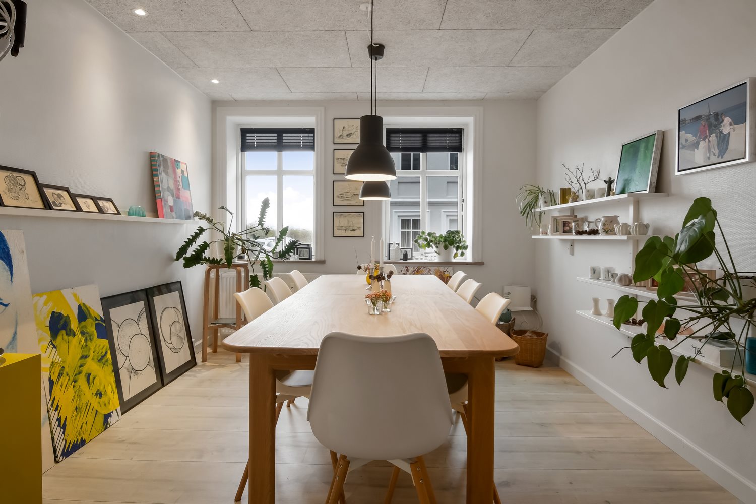 Fremhævet spisestue billede i fuldskærmstilstand. Billede af Strandvejen 23, st.. tv., 7600 Struer