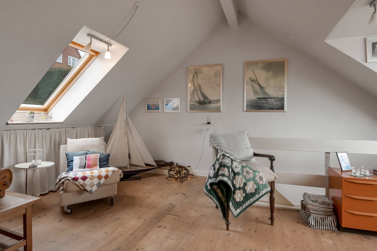 Fremhævet 2. sal billede i fuldskærmstilstand. Billede af Strandvejen 23, st.. tv., 7600 Struer