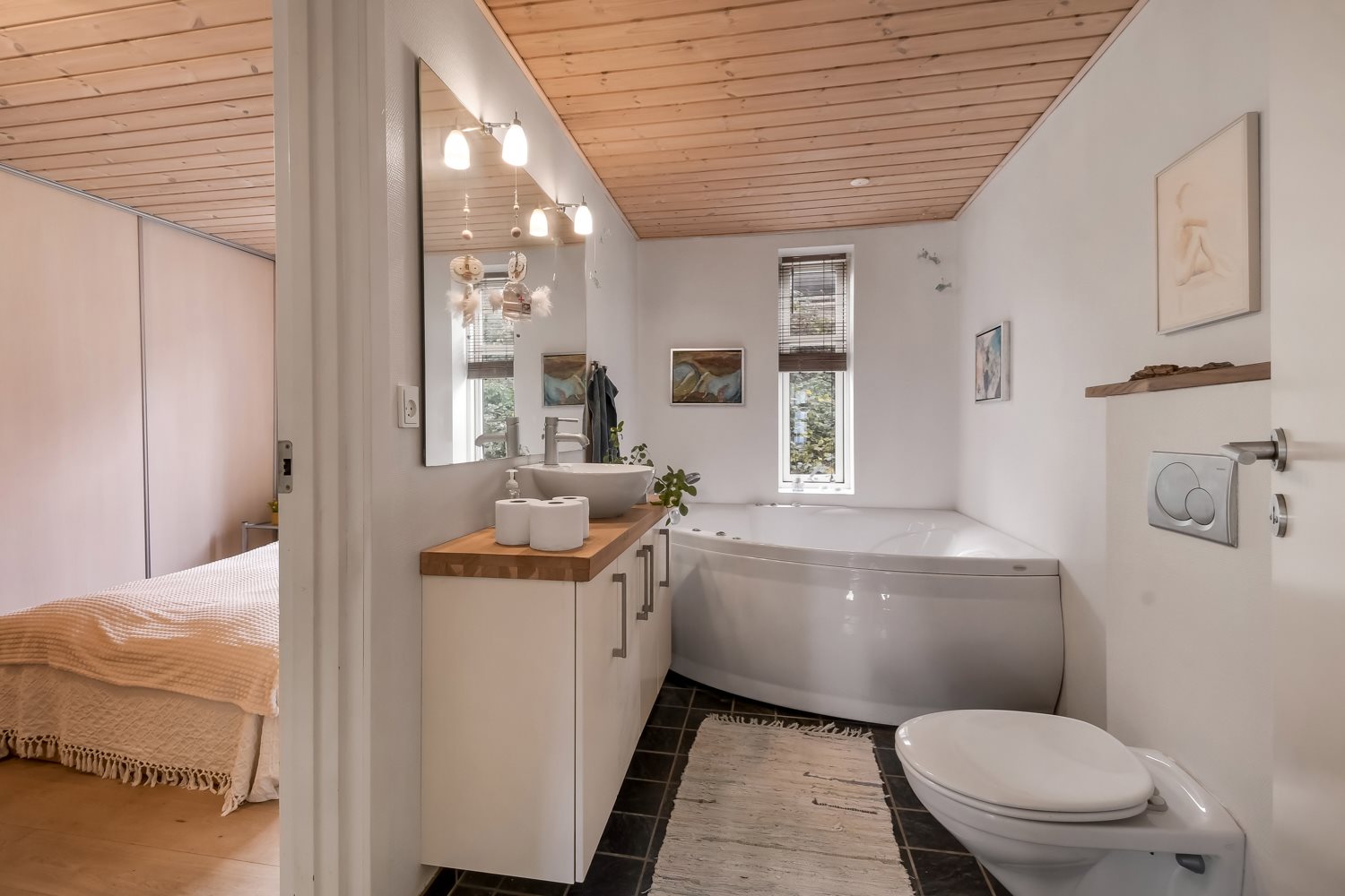 Fremhævet badeværelse billede i fuldskærmstilstand. Billede af Strandvejen 23, st.. tv., 7600 Struer