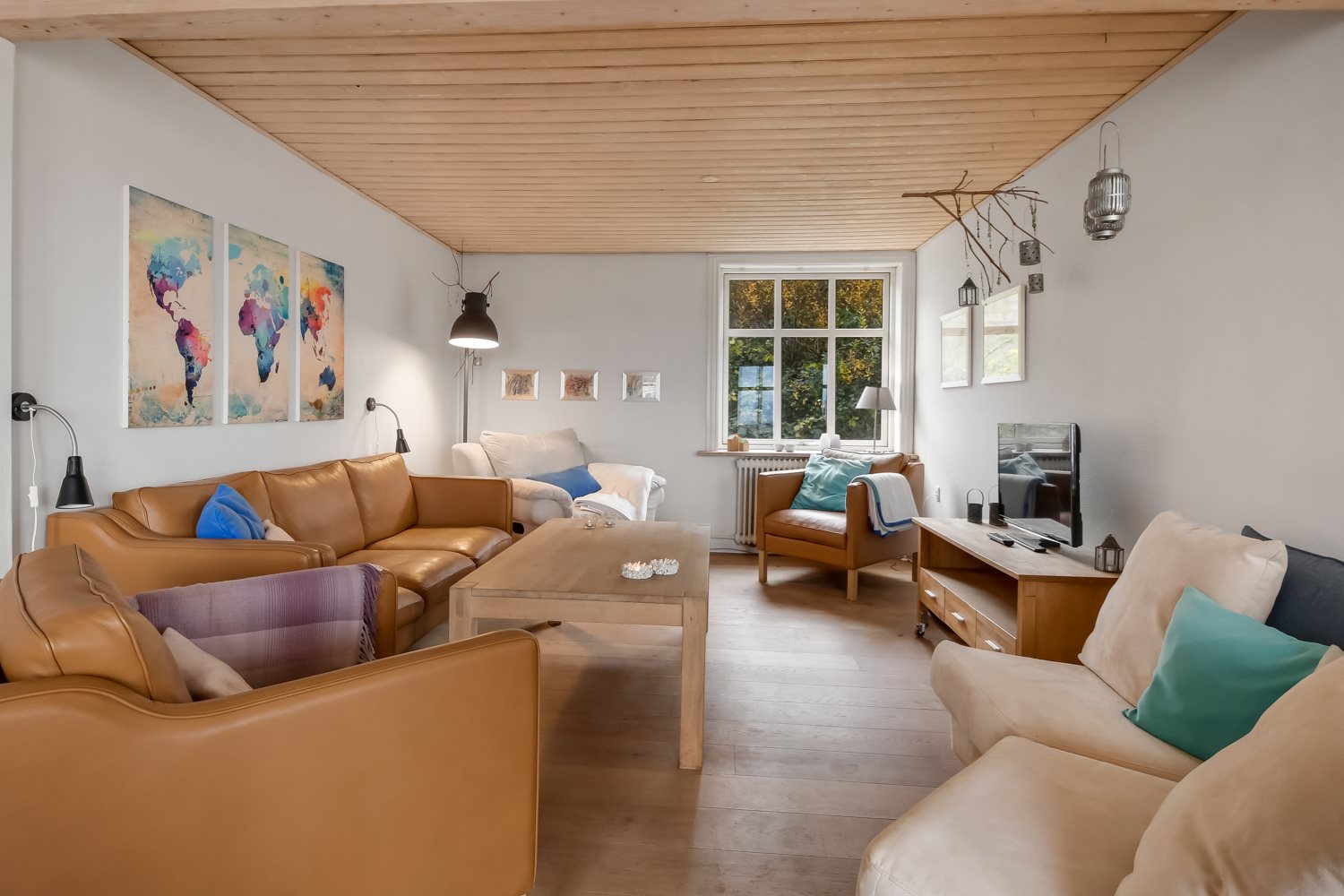 Fremhævet stue billede i fuldskærmstilstand. Billede af Strandvejen 23, st.. tv., 7600 Struer