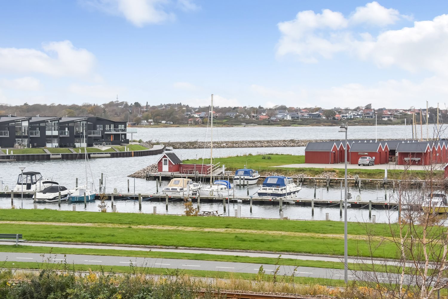 Fremhævet område billede i fuldskærmstilstand. Billede af Strandvejen 23, st.. tv., 7600 Struer