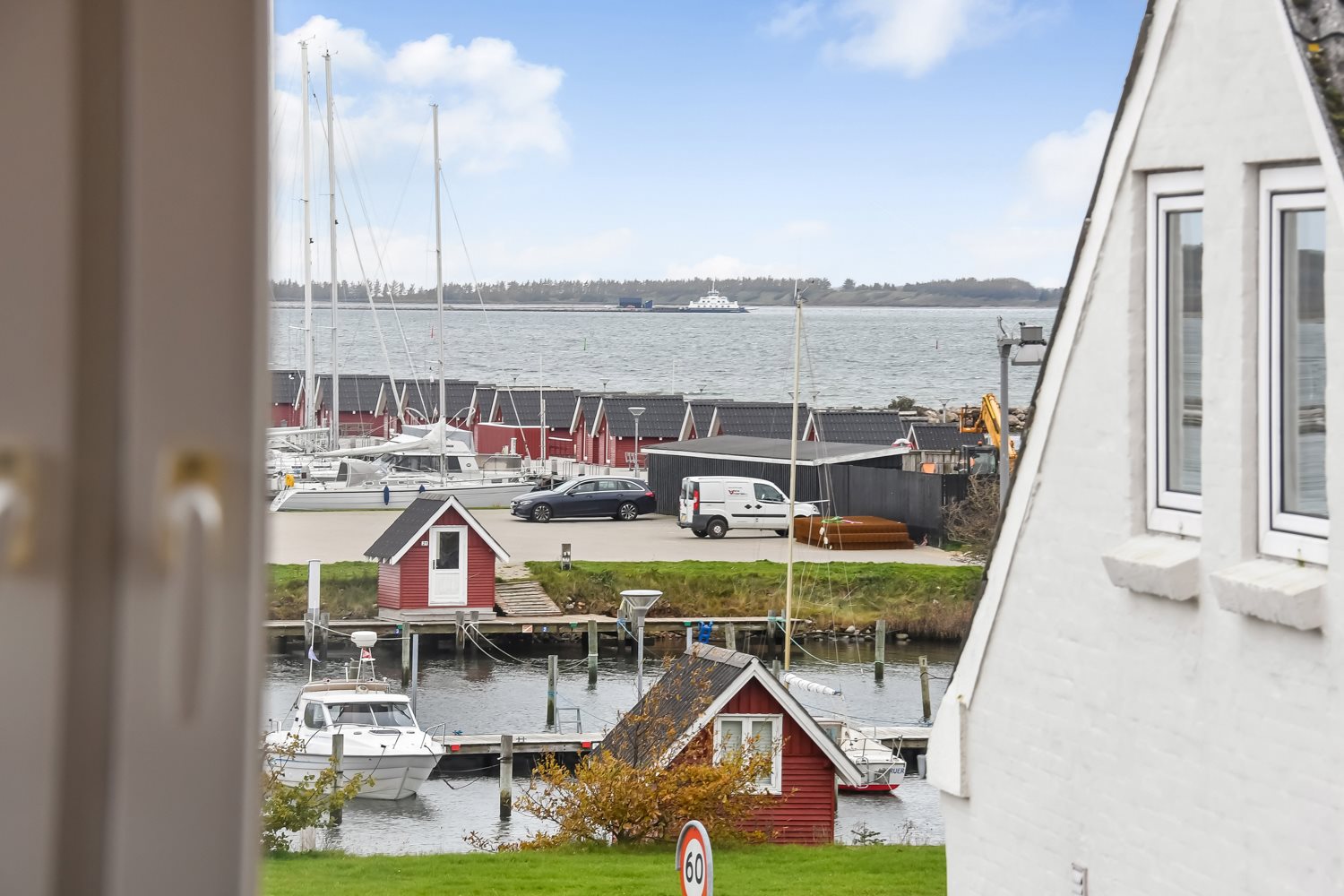 Fremhævet udsigt billede i fuldskærmstilstand. Billede af Strandvejen 23, st.. tv., 7600 Struer