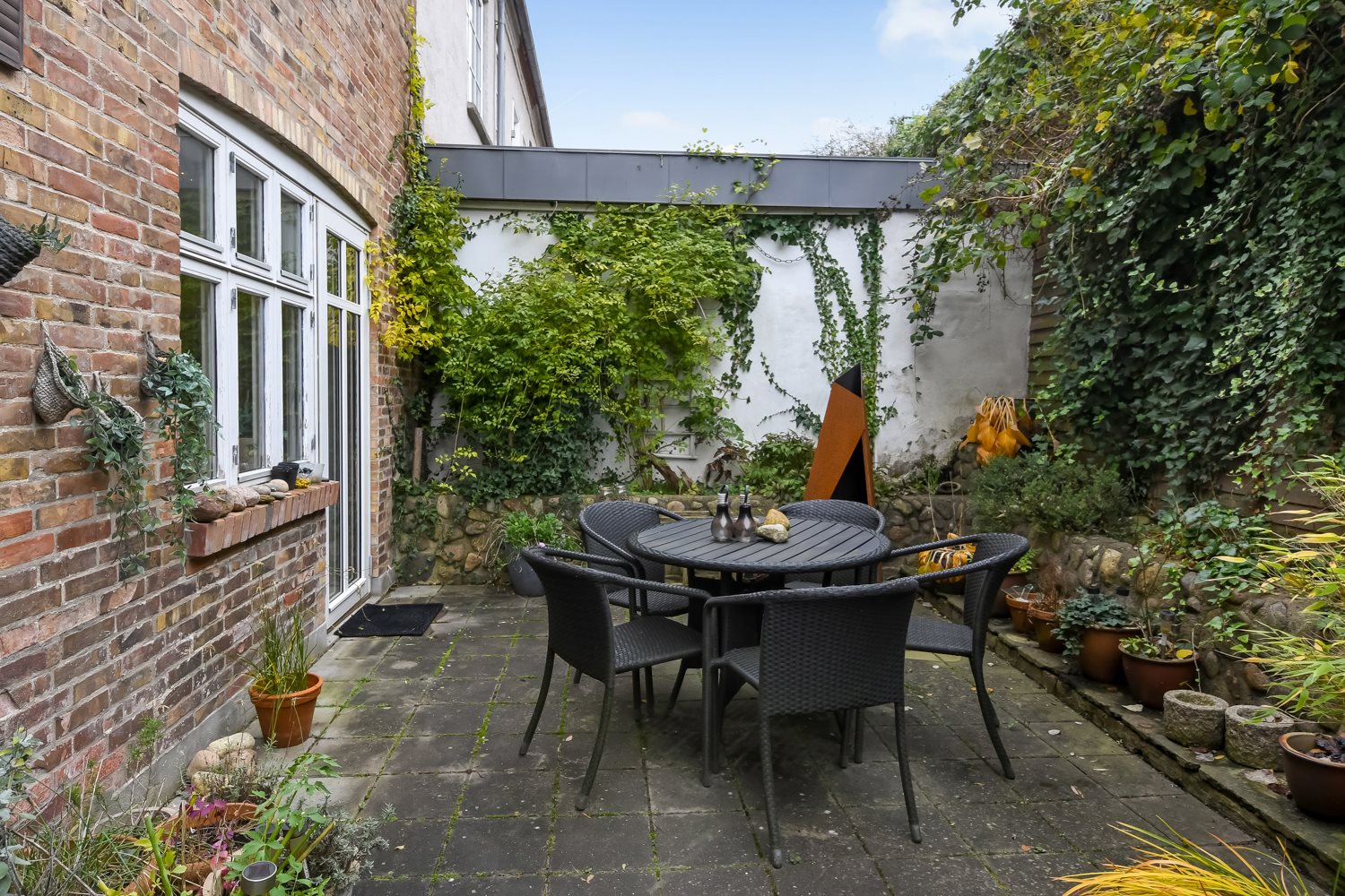 Fremhævet gårdhave billede i fuldskærmstilstand. Billede af Strandvejen 23, st.. tv., 7600 Struer