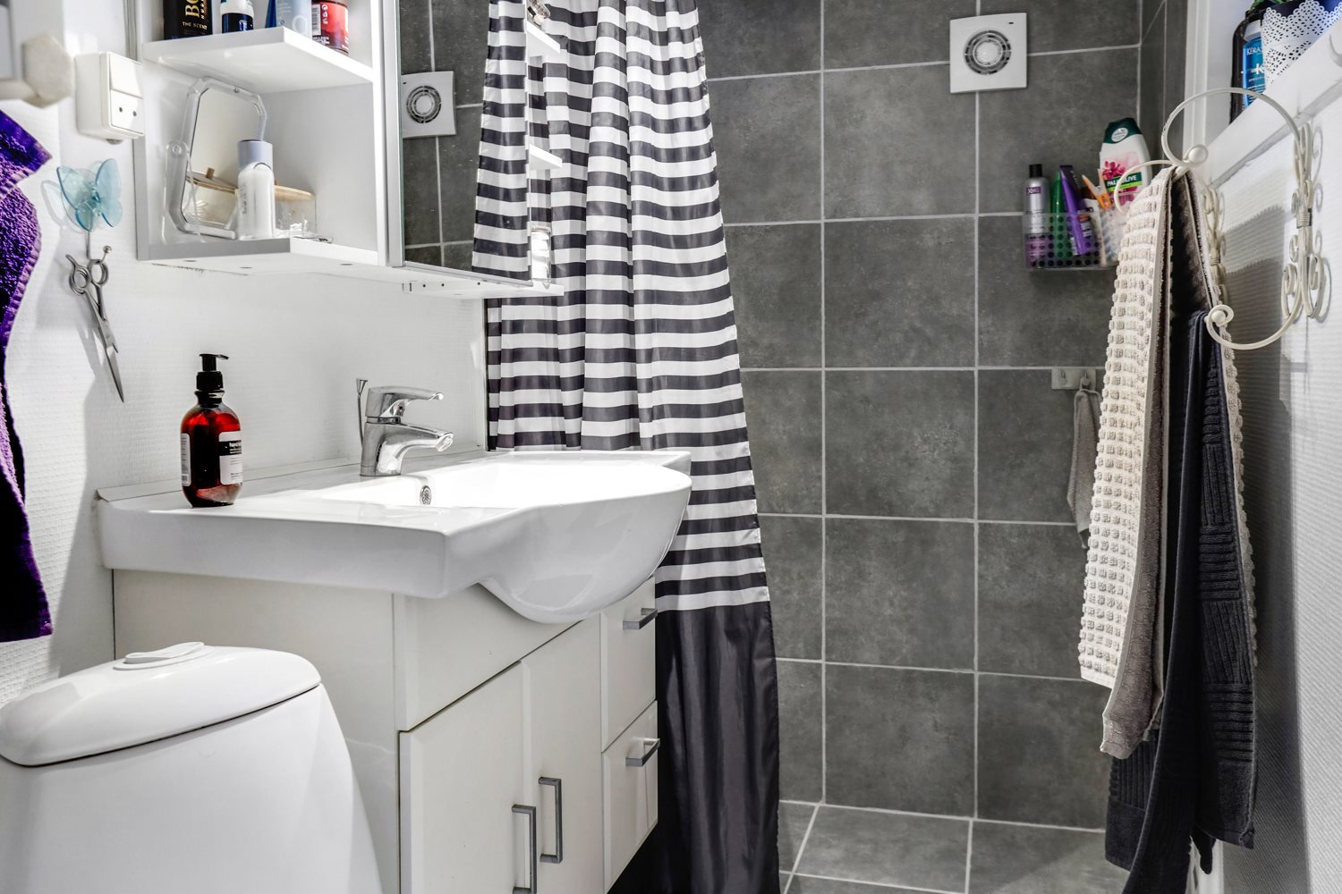 Fremhævet badeværelse billede i fuldskærmstilstand. Billede af Holstebrovej 252, Sjørup, 8800 Viborg