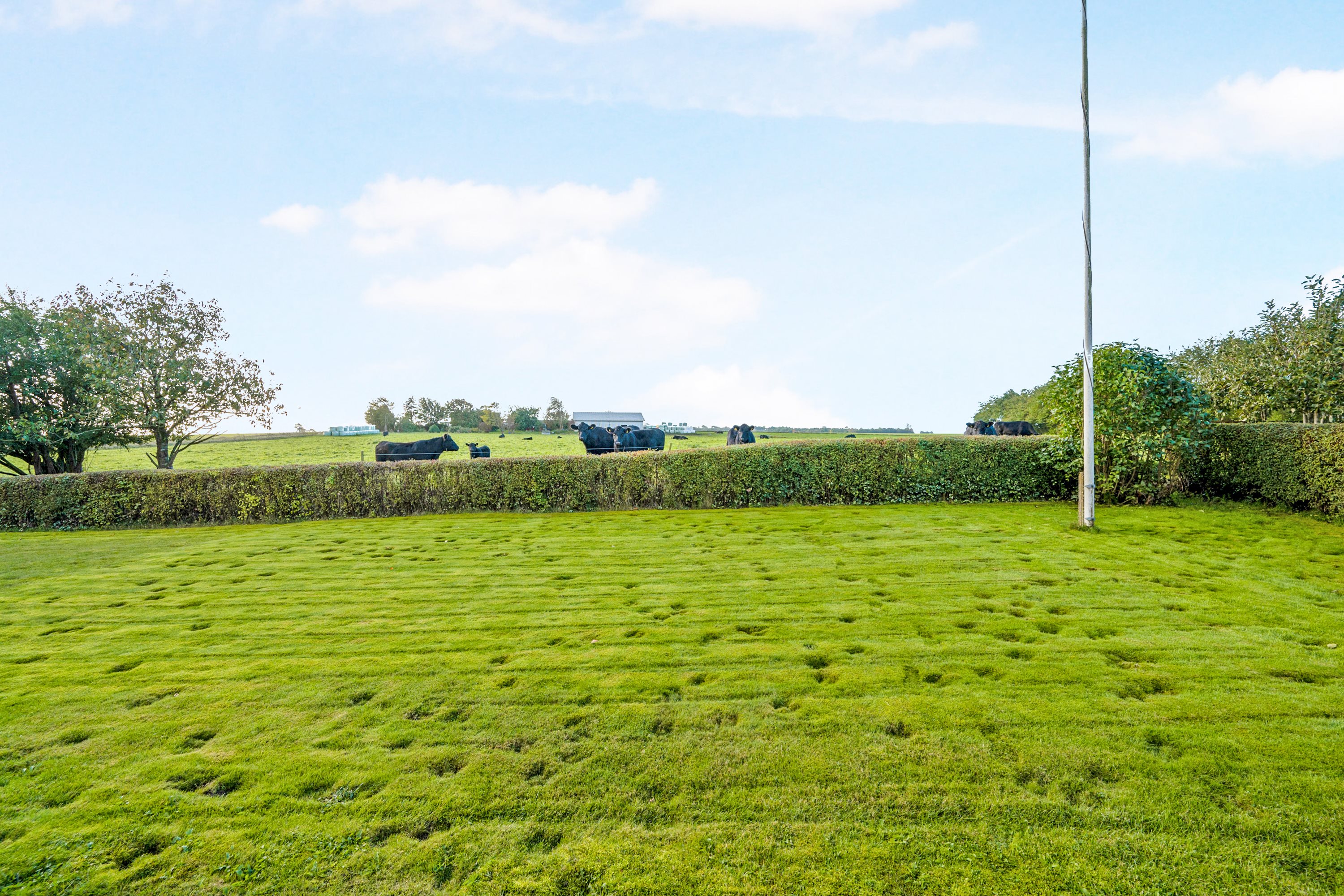 Fremhævet have billede i fuldskærmstilstand. Billede af Soltoftevej 3, Ø Alling, 8963 Auning