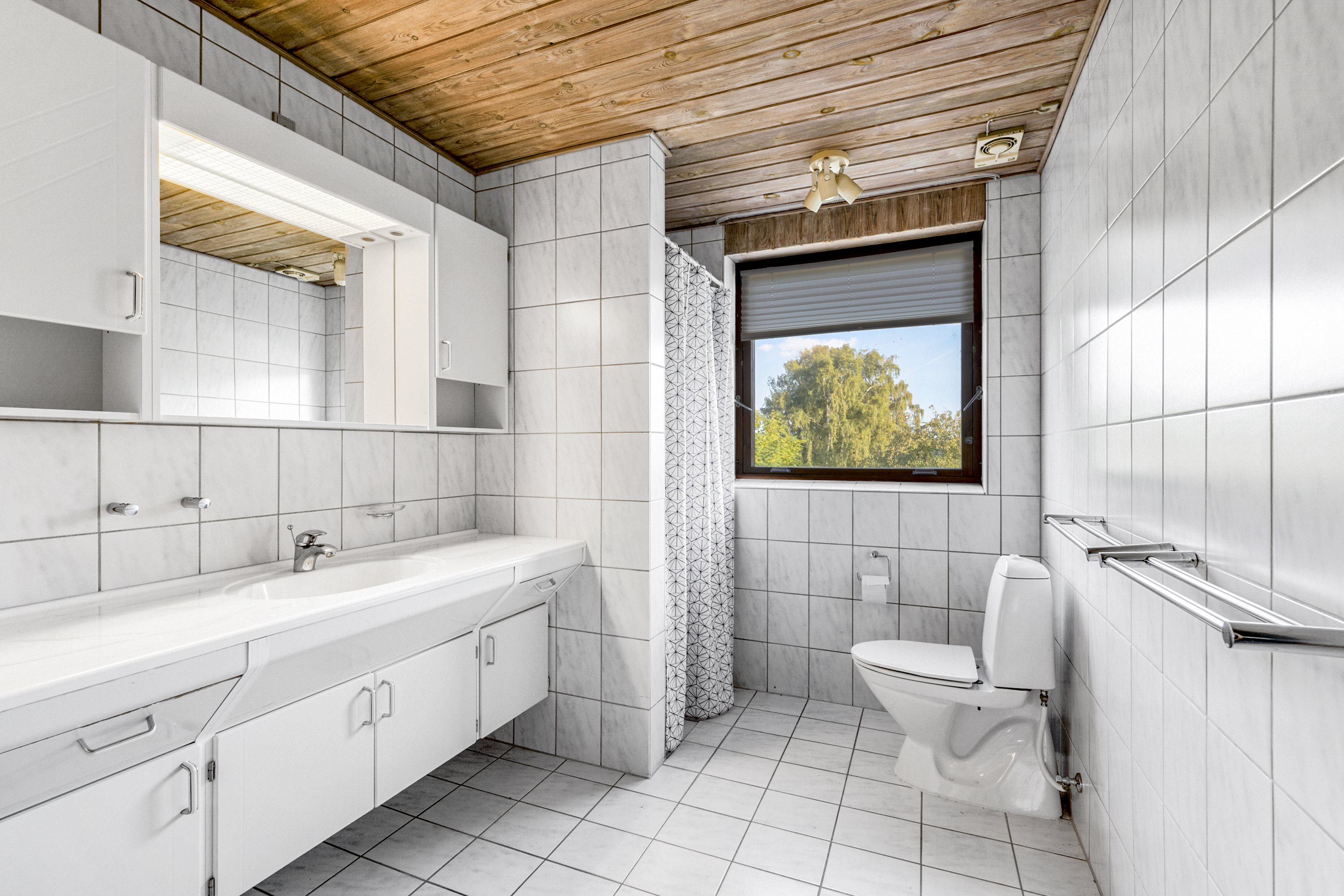 Fremhævet badeværelse billede i fuldskærmstilstand. Billede af Soltoftevej 3, Ø Alling, 8963 Auning