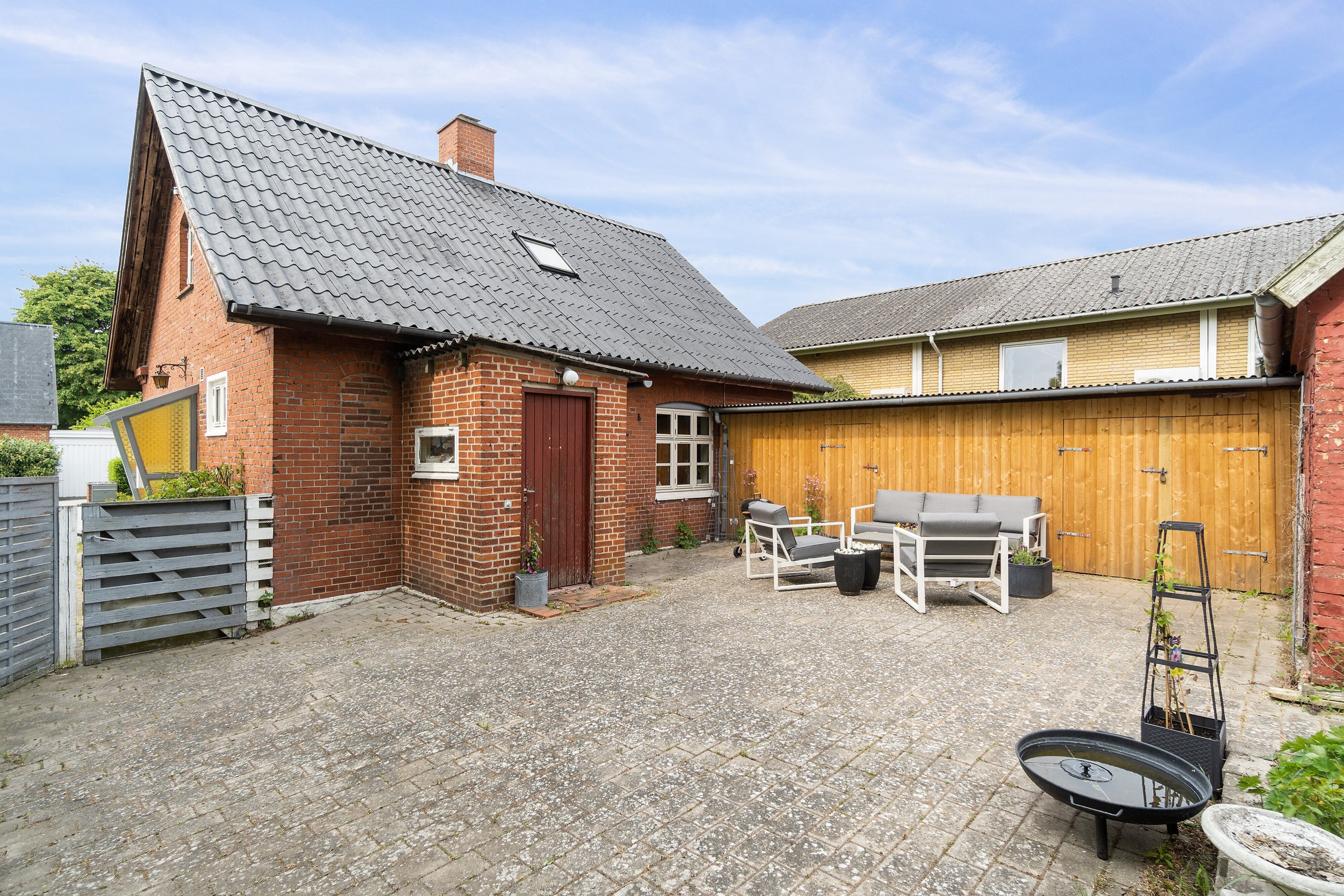 Fremhævet set fra vejen billede i fuldskærmstilstand. Billede af Præstøvej 37, 4640 Faxe