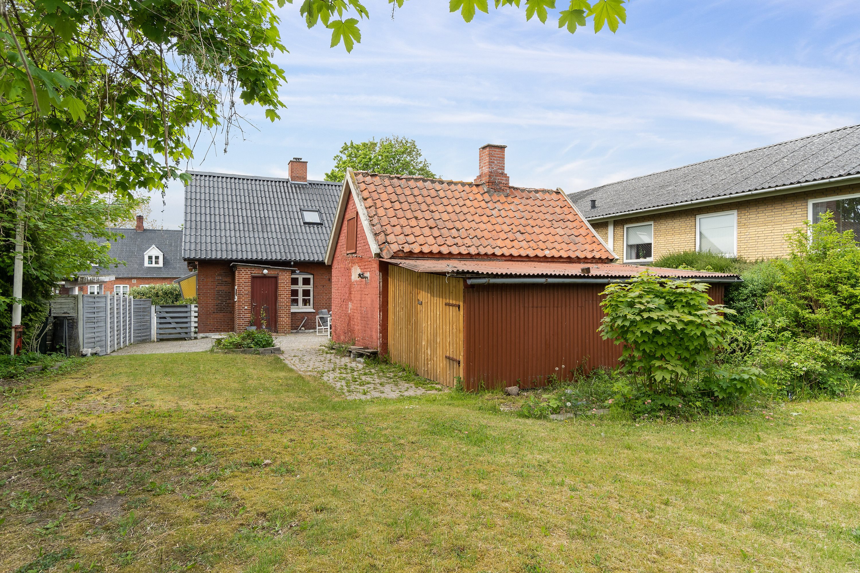 Fremhævet set fra haven billede i fuldskærmstilstand. Billede af Præstøvej 37, 4640 Faxe