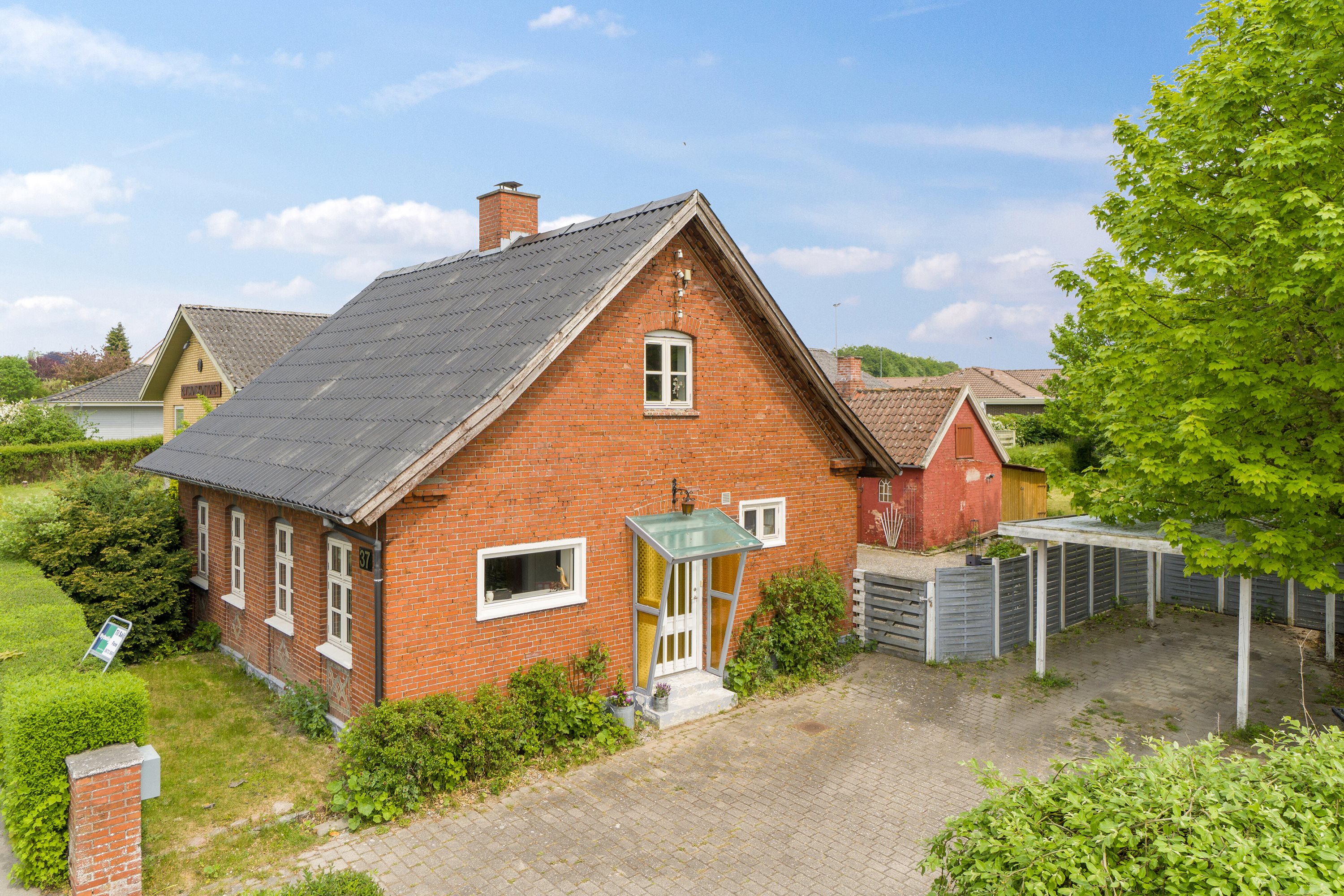 Fremhævet set fra vejen billede i fuldskærmstilstand. Billede af Præstøvej 37, 4640 Faxe