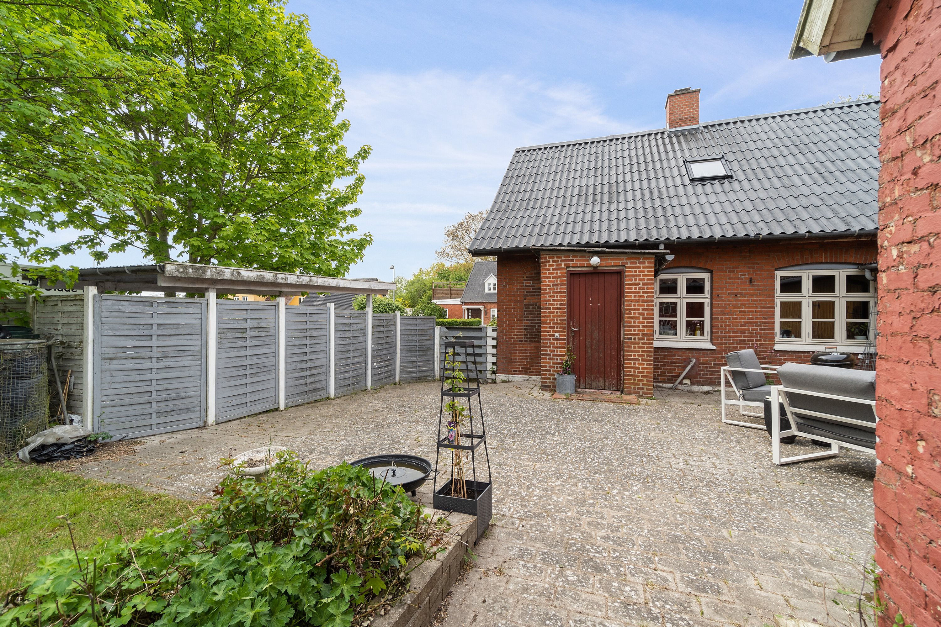 Fremhævet set fra haven billede i fuldskærmstilstand. Billede af Præstøvej 37, 4640 Faxe