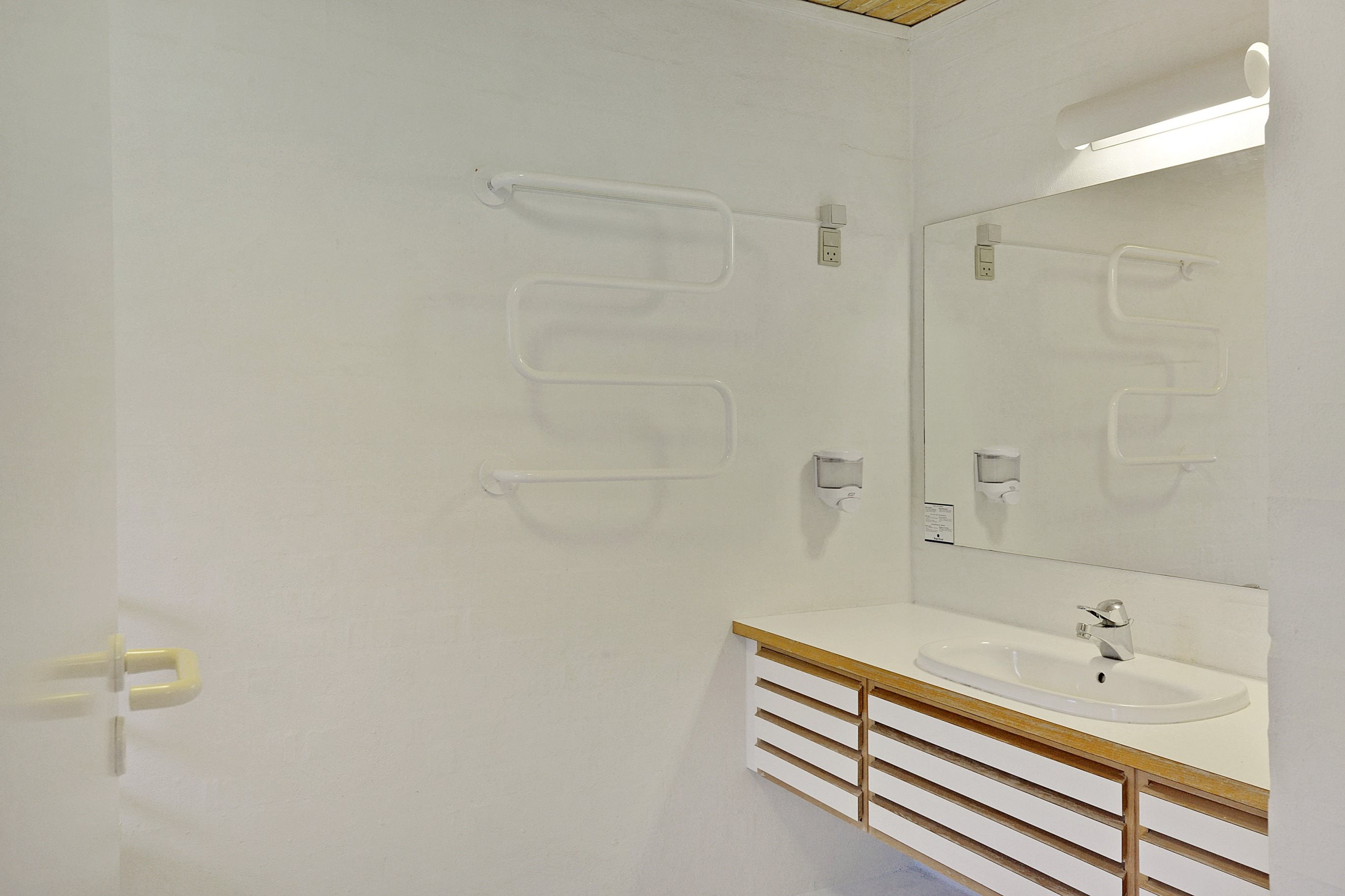 Fremhævet badeværelse billede i fuldskærmstilstand. Billede af Tranevej 108, Hulsig, 9990 Skagen