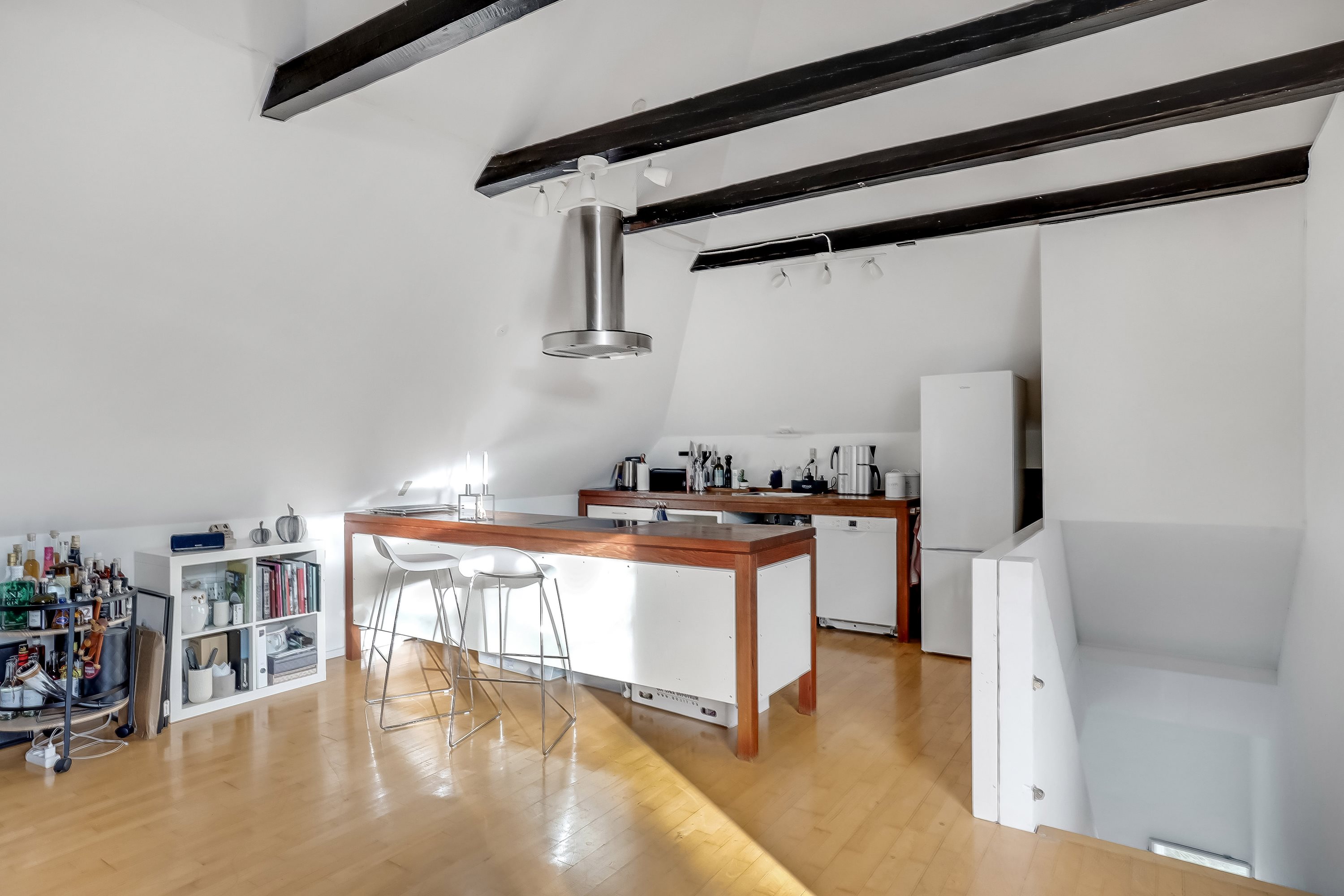 Fremhævet køkken billede i fuldskærmstilstand. Billede af Gudenåvej 60, Voervadsbro, 8660 Skanderborg