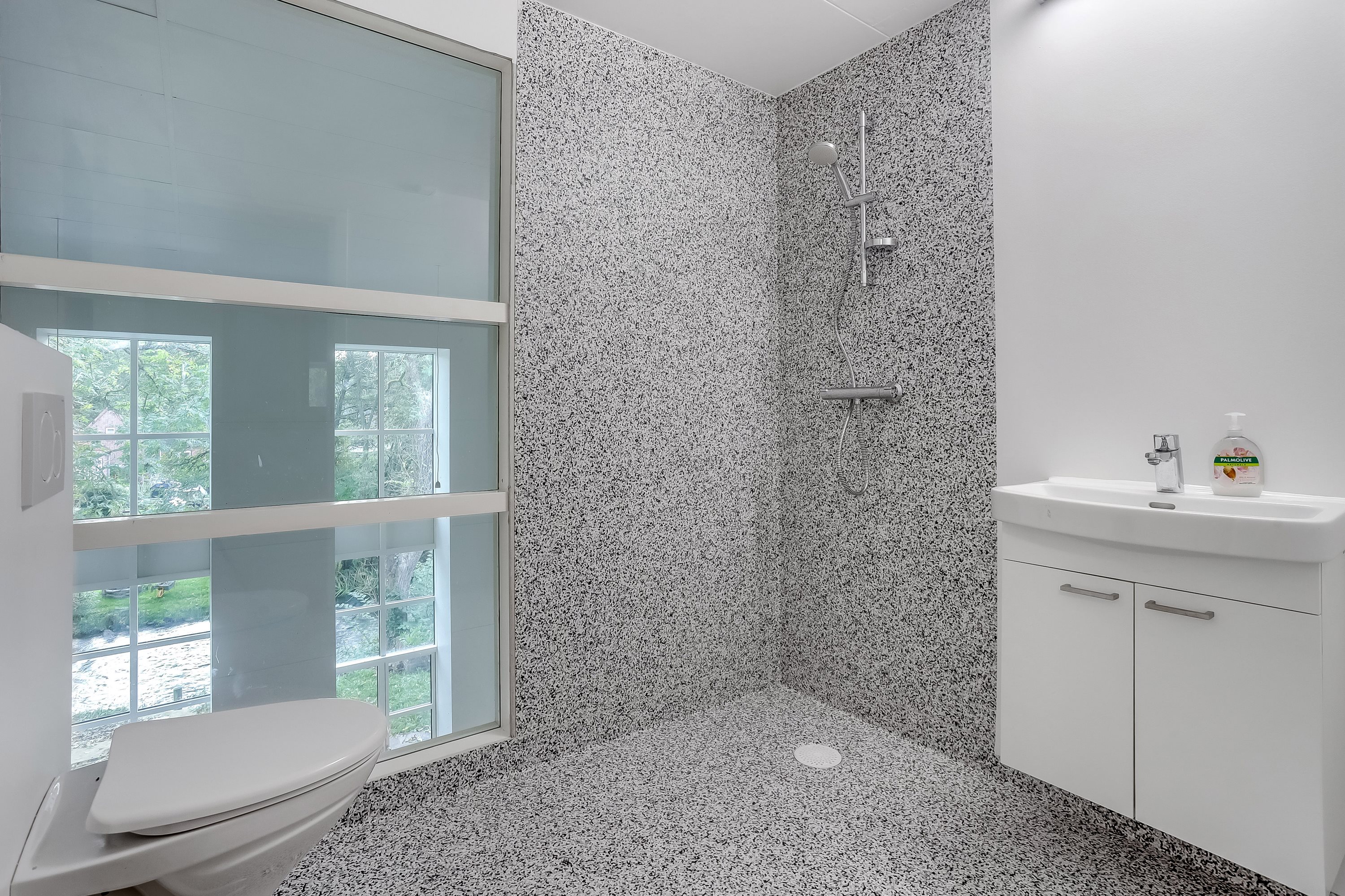 Fremhævet badeværelse billede i fuldskærmstilstand. Billede af Gudenåvej 60, Voervadsbro, 8660 Skanderborg