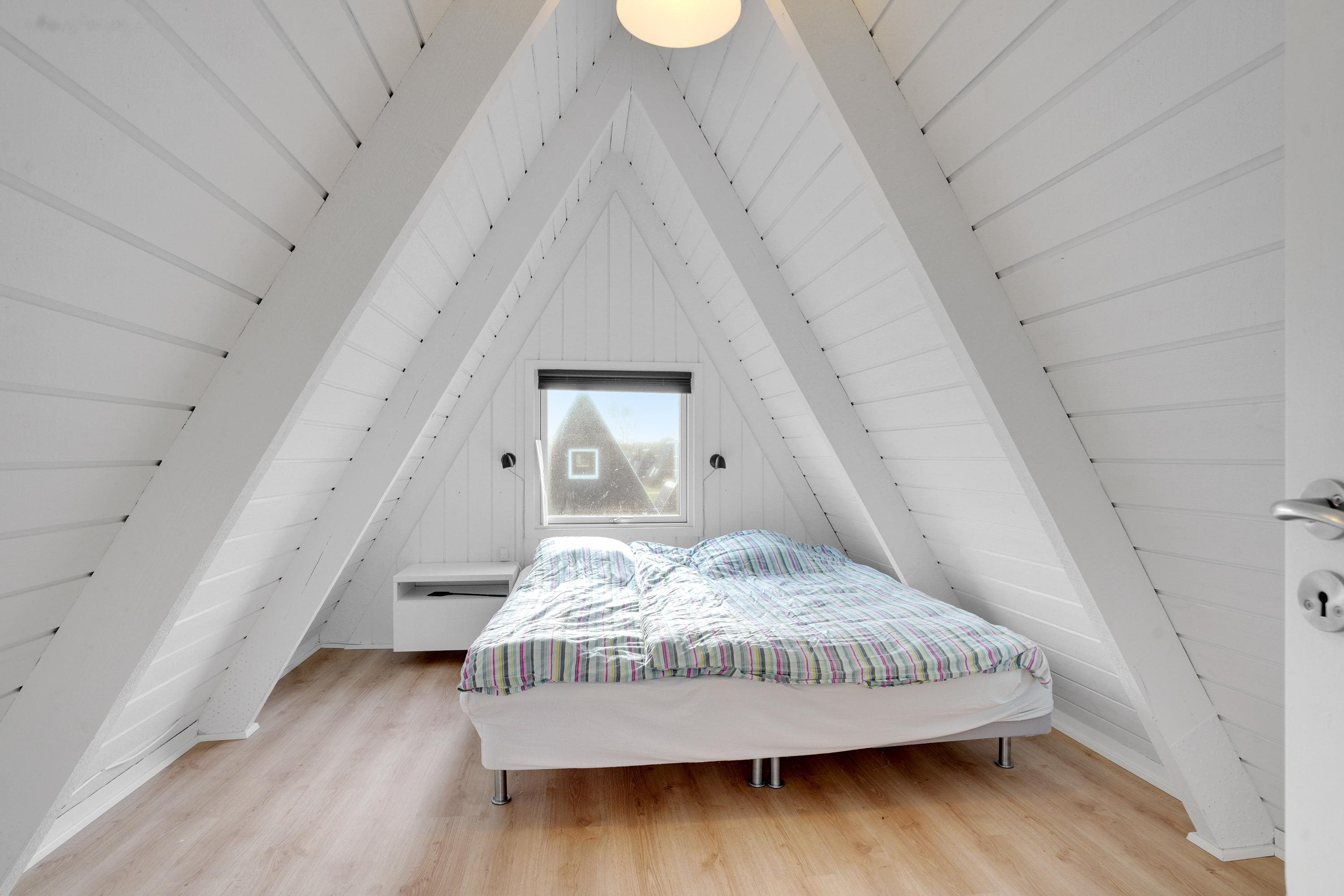 Fremhævet soveværelse billede i fuldskærmstilstand. Billede af Golfsvinget 243, Gatten, 9640 Farsø