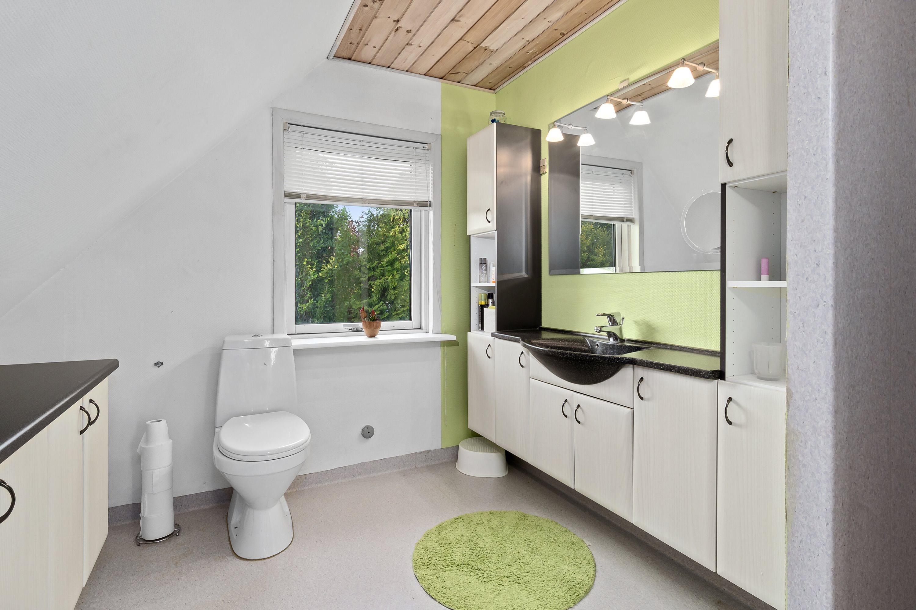 Fremhævet badeværelse billede i fuldskærmstilstand. Billede af Linalyst 7, 9610 Nørager