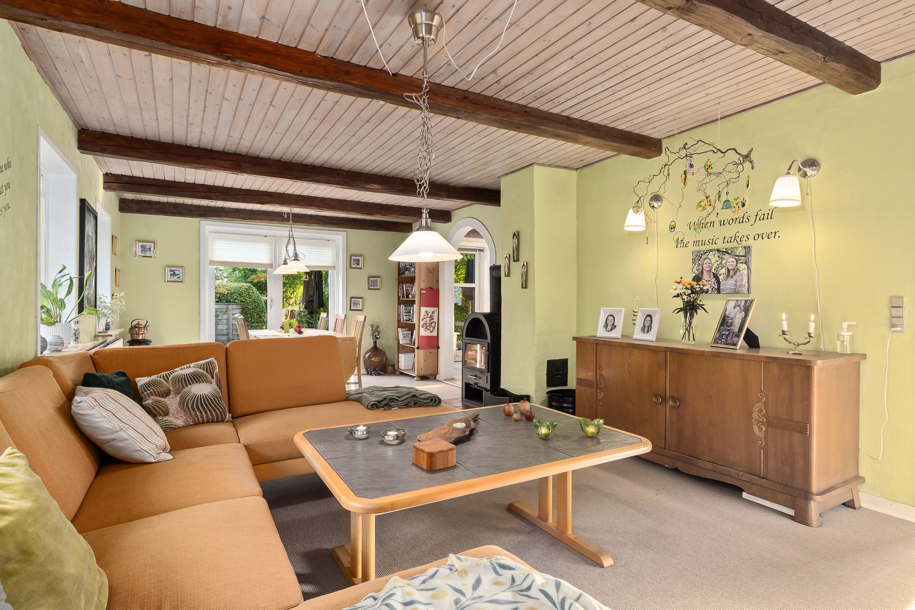 Fremhævet stue billede i fuldskærmstilstand. Billede af Linalyst 7, 9610 Nørager