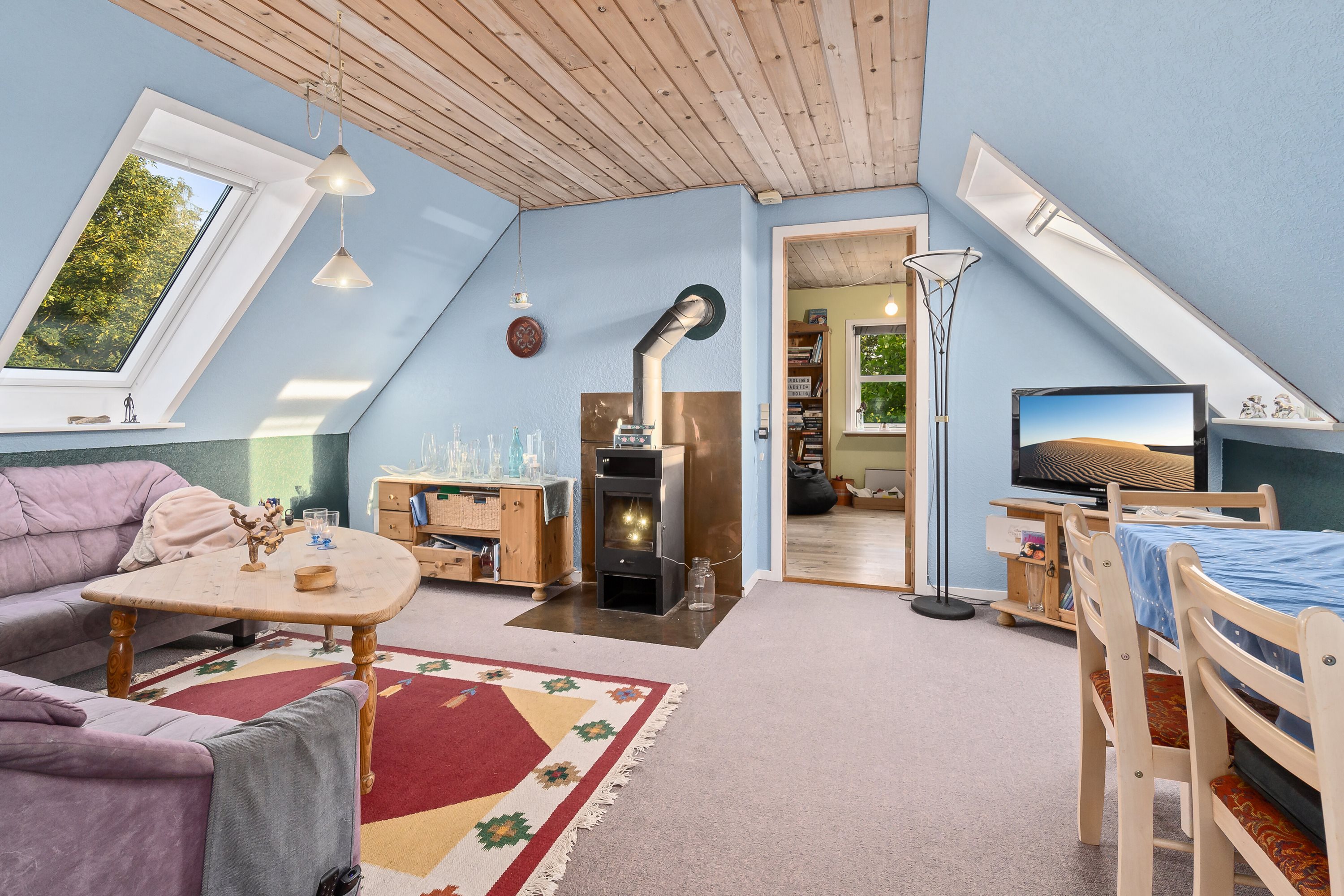 Fremhævet stue billede i fuldskærmstilstand. Billede af Linalyst 7, 9610 Nørager