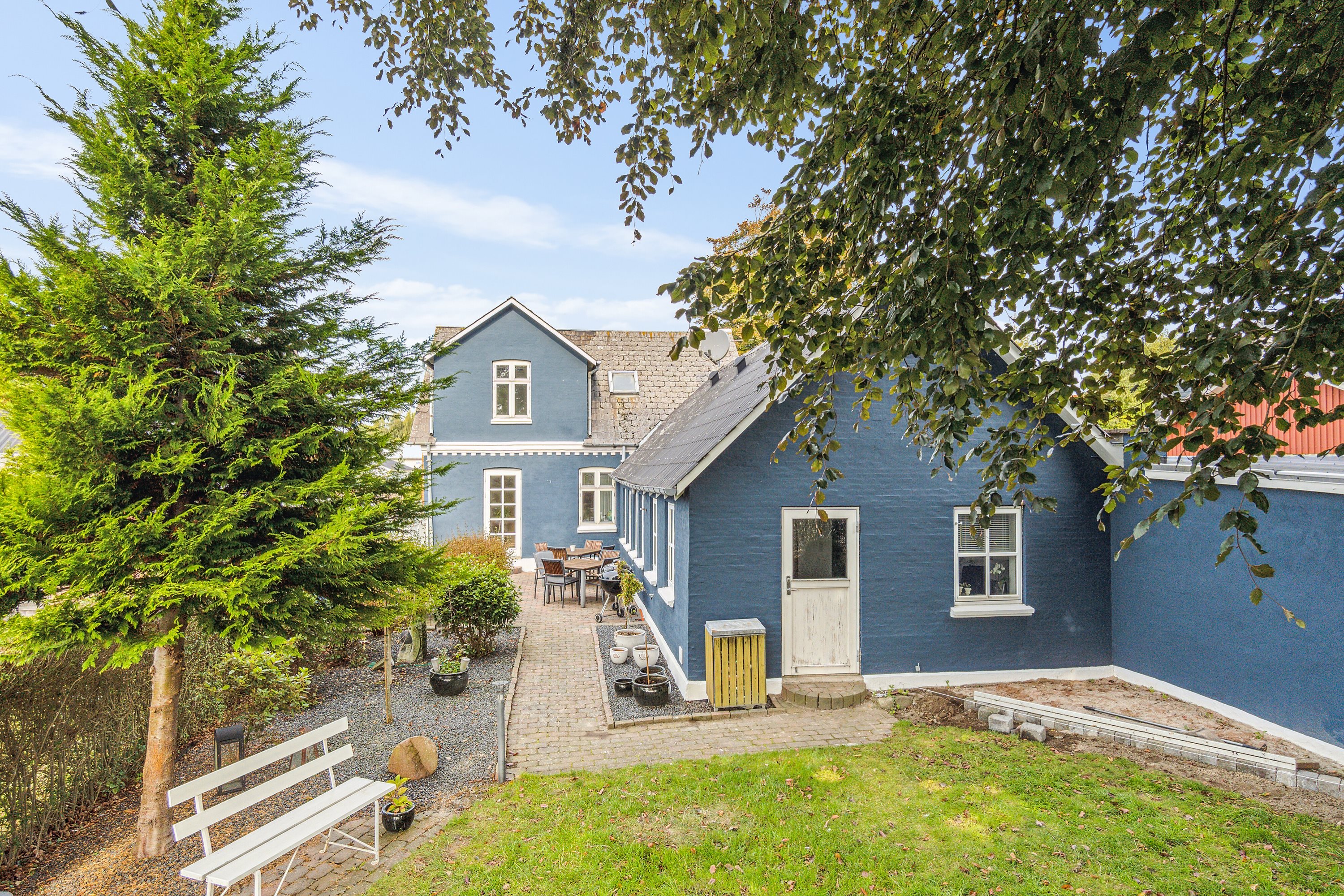 Miniaturebillede 1: set fra vejen. Billede af Savværksvej 1, 5620 Glamsbjerg