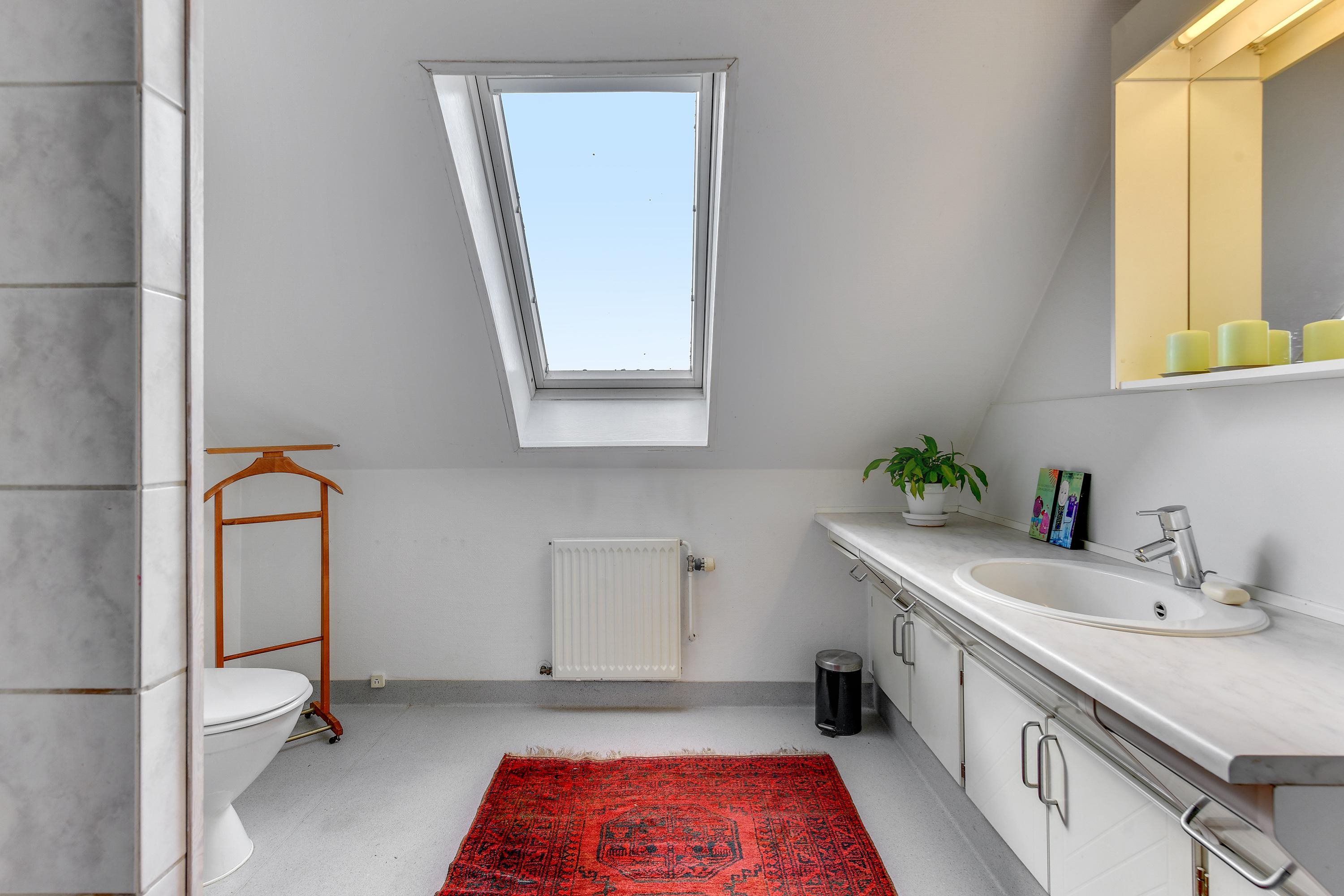 Fremhævet badeværelse billede i fuldskærmstilstand. Billede af Øster Løgumvej 62, Ø Løgum Mark, 6230 Rødekro