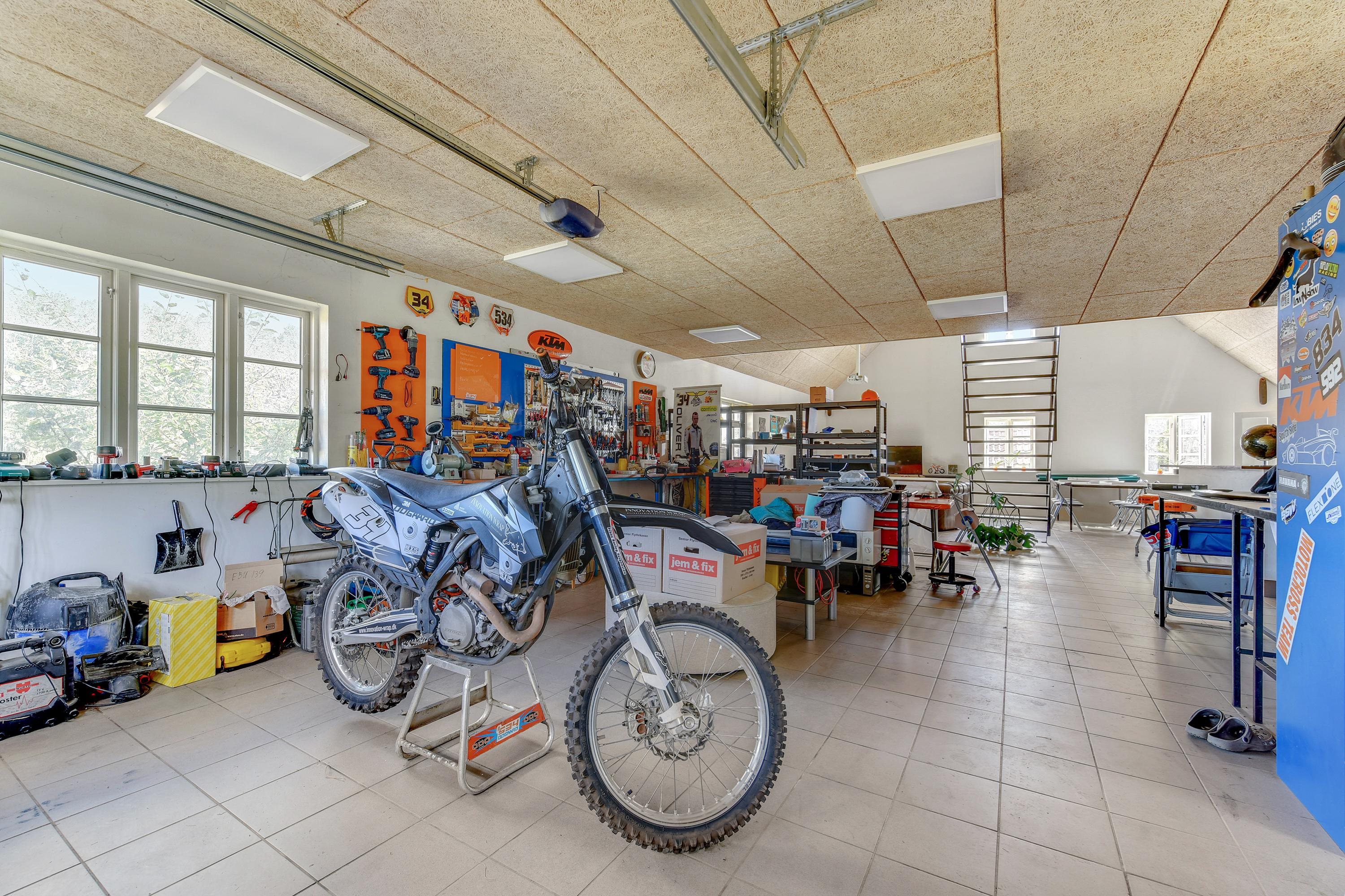 Fremhævet garage billede i fuldskærmstilstand. Billede af Øster Løgumvej 62, Ø Løgum Mark, 6230 Rødekro